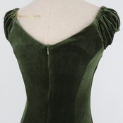 フラダンス 衣装 ワンピース ドレス グリーン系 ノースリーブ ベロア 無地 シンプル 上品 華やか 光沢感 高級感 きれい 鮮やか 大人っぽい 緑 ハワイアン アロハ ハワイアンプリント フラ ダンス レッスン 練習 おしゃれ パーティー スタイリッシュ