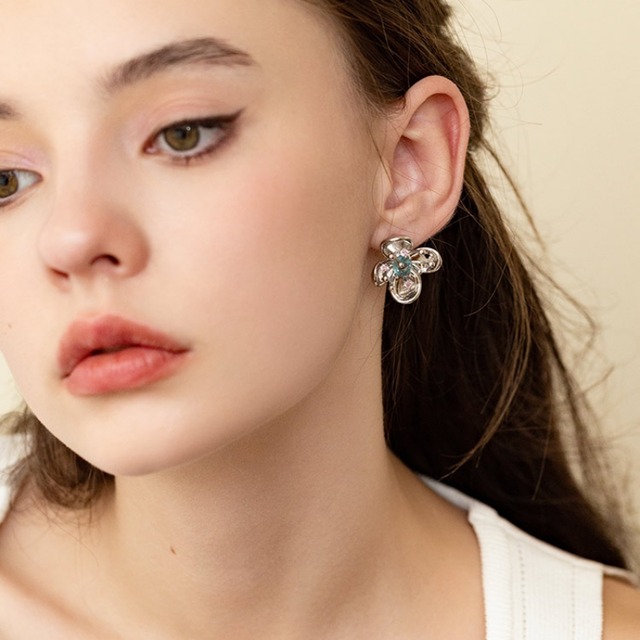 Metal flower pierce & earrings　B088