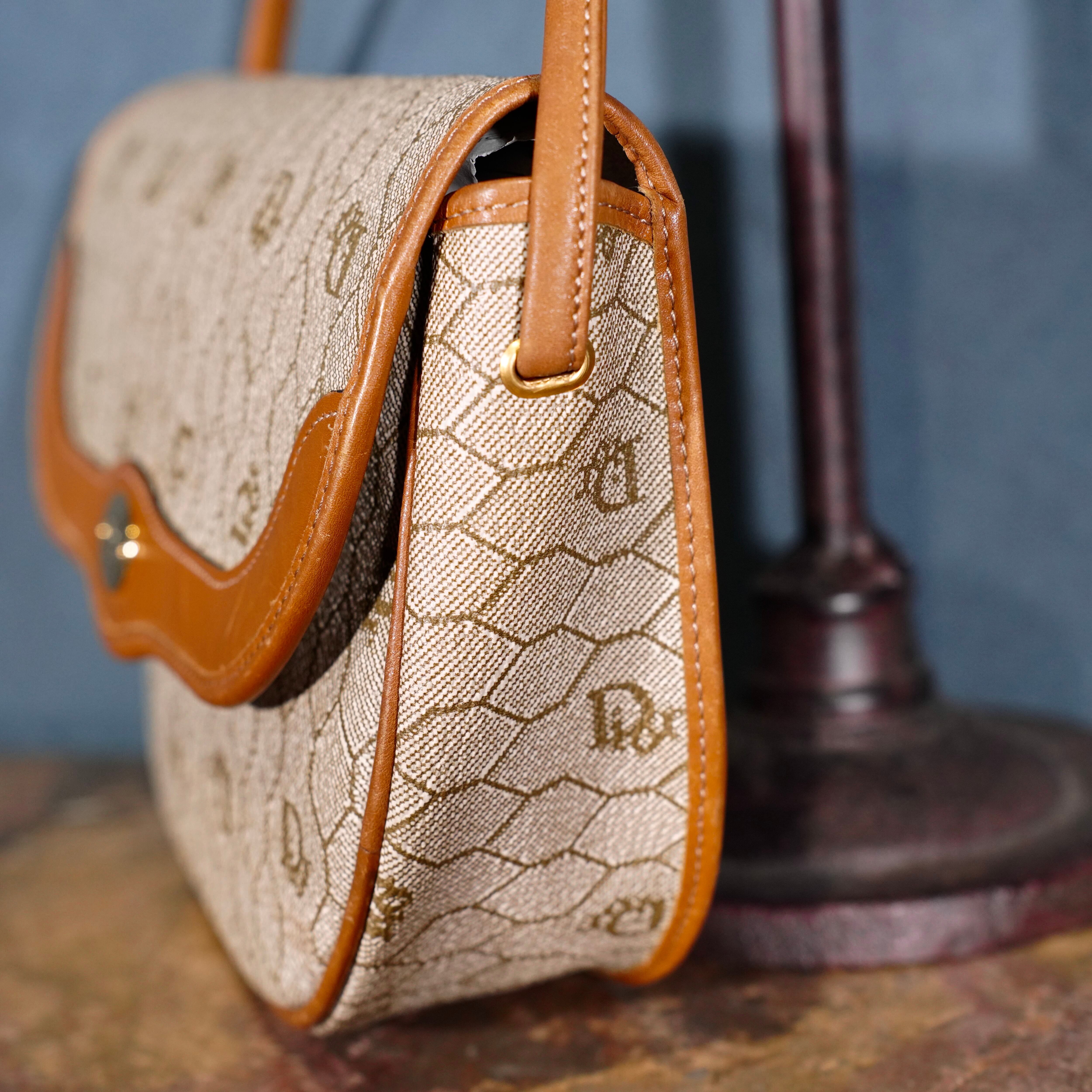 Christian Dior HONEYCOMB PATTERNED SHOULDER BAG/クリスチャン
