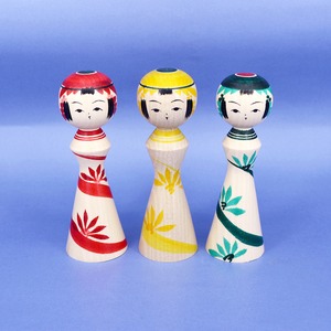 《 弥治郎系・新山真由美 工人 》裾広がりこけし　4寸