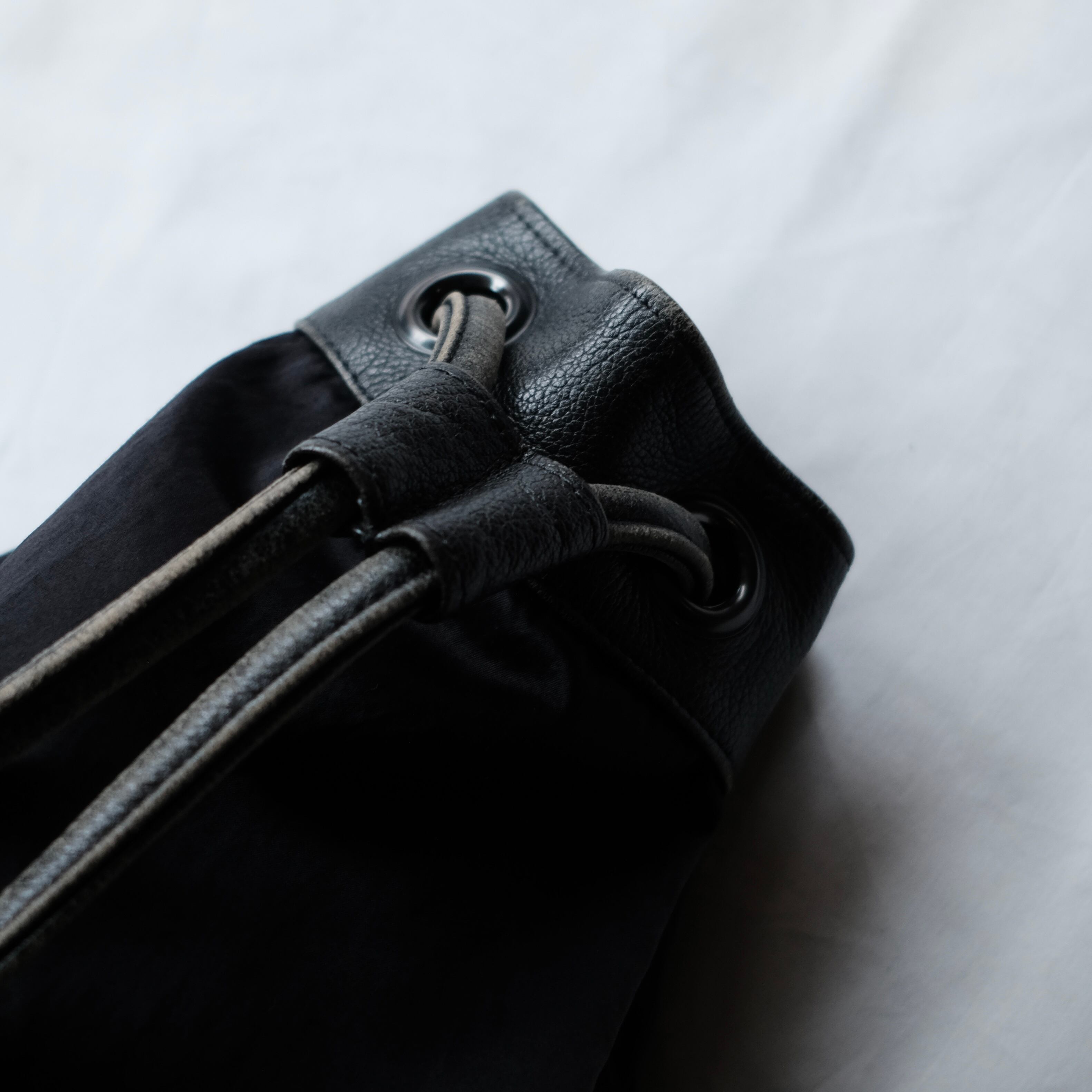 ISSEY MIYAKE MEN 80s ONE SHOULDER BAG | safarionline