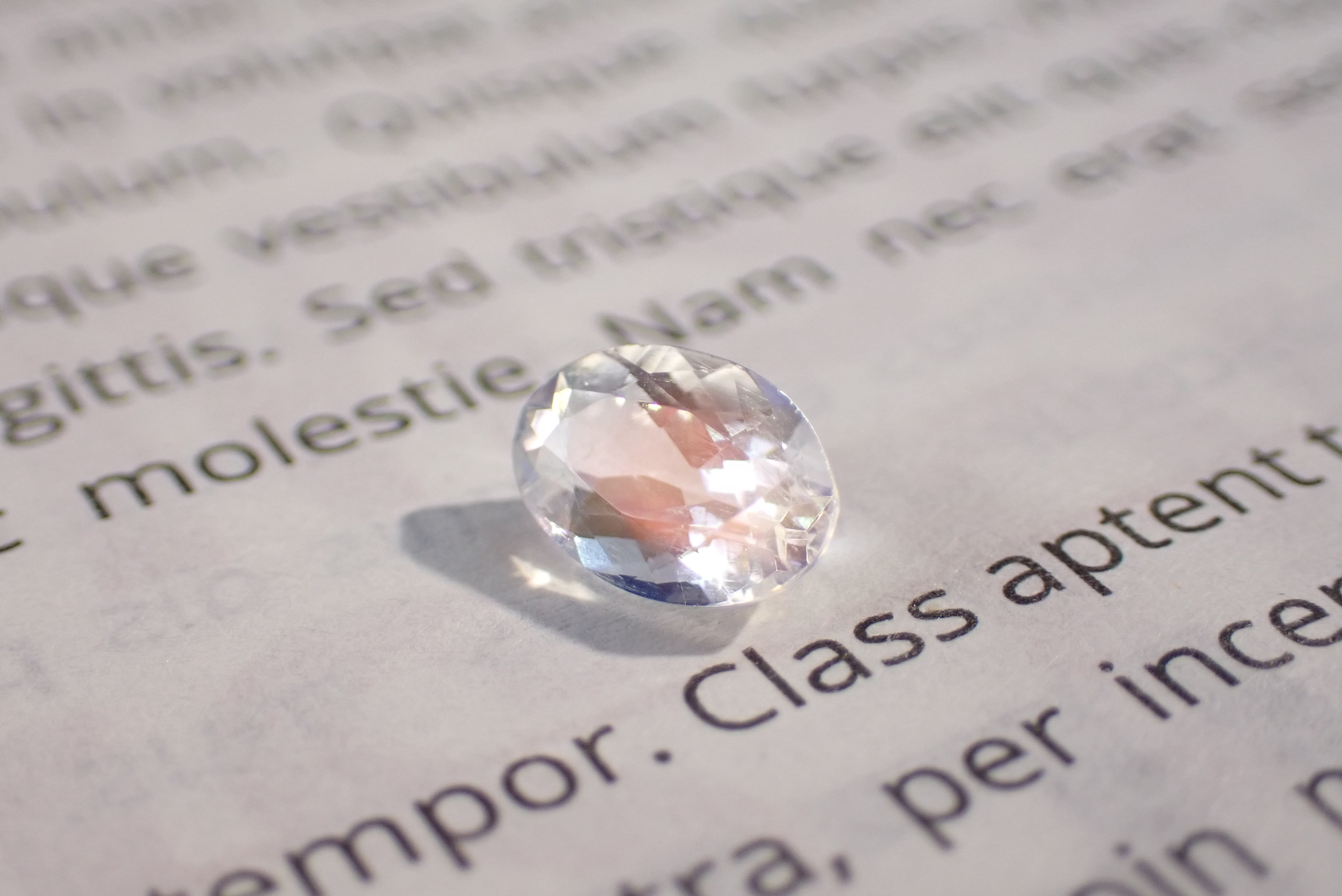 ラブラドライト　ルース　0.76ct 天然オレゴンサンストーン 0.76ct ラブラドライト 中宝鑑別付