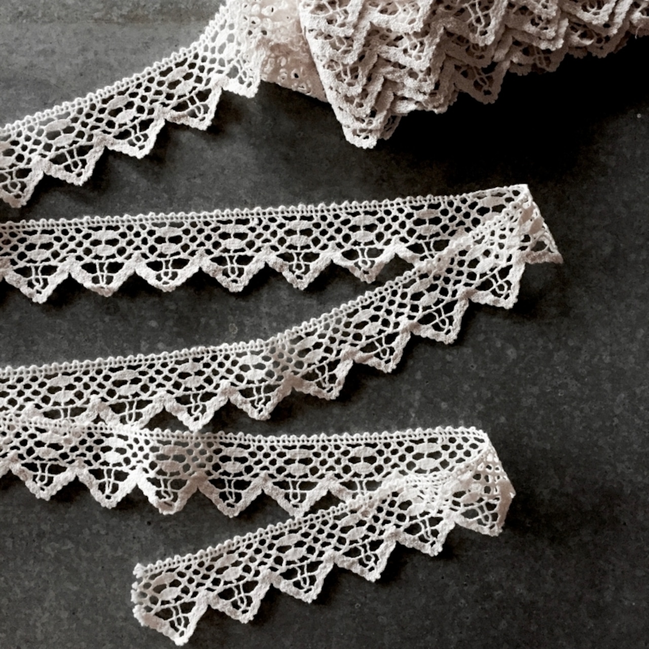 1900s France 100x5cm 球と明け方のサーカスレースb br89n