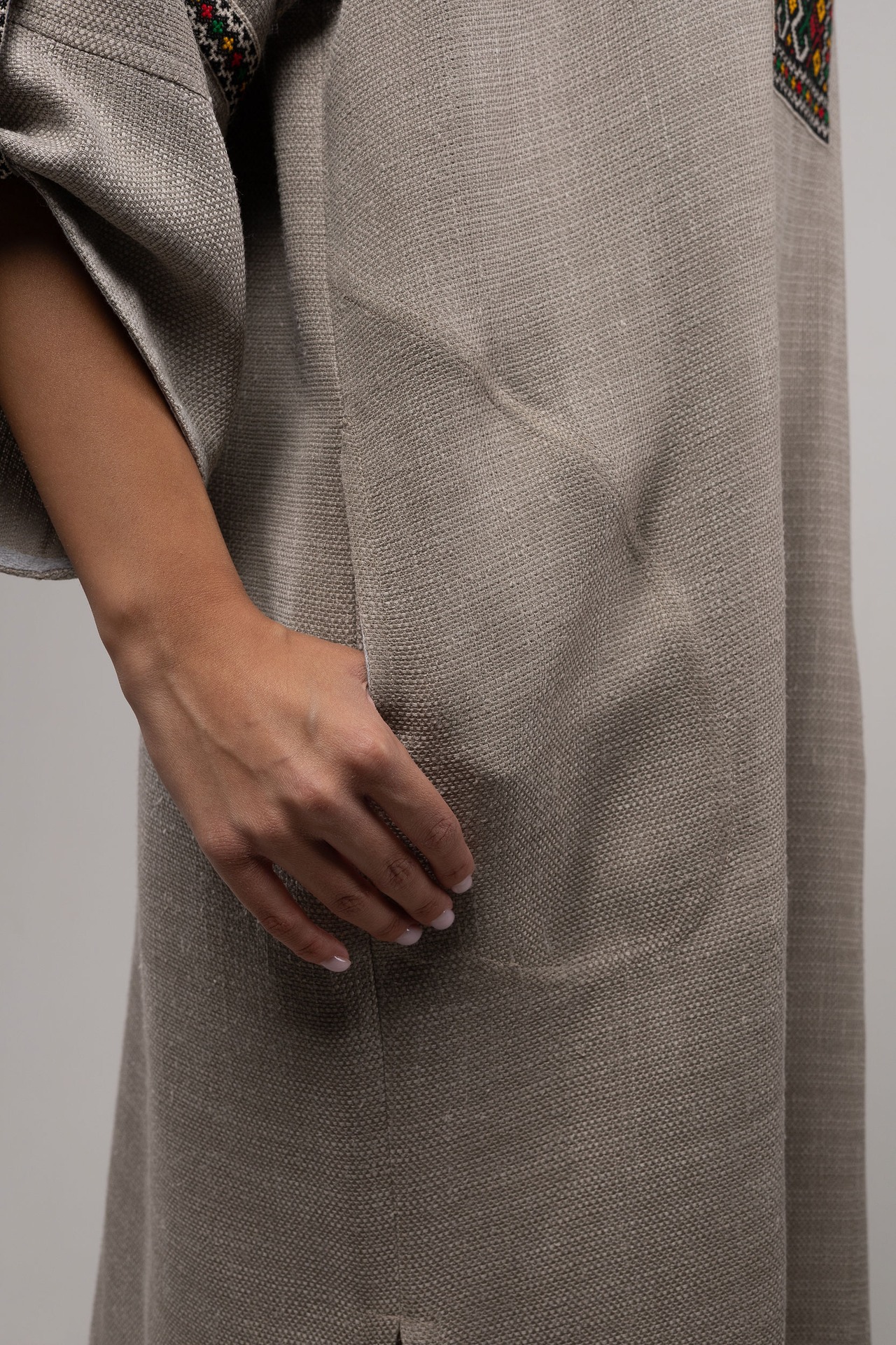 ウクライナ刺繍ヴィシヴァンカ クロスステッチ　手刺繍　ワンピース　麻　レディース・フリーサイズ - 13