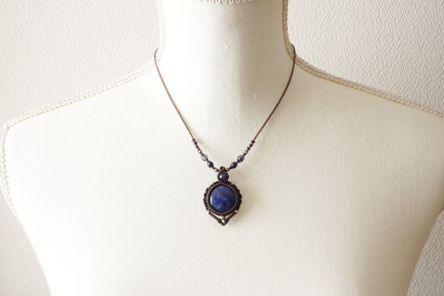 ラピスラズリのマクラメネックレス - 太古の星空 -