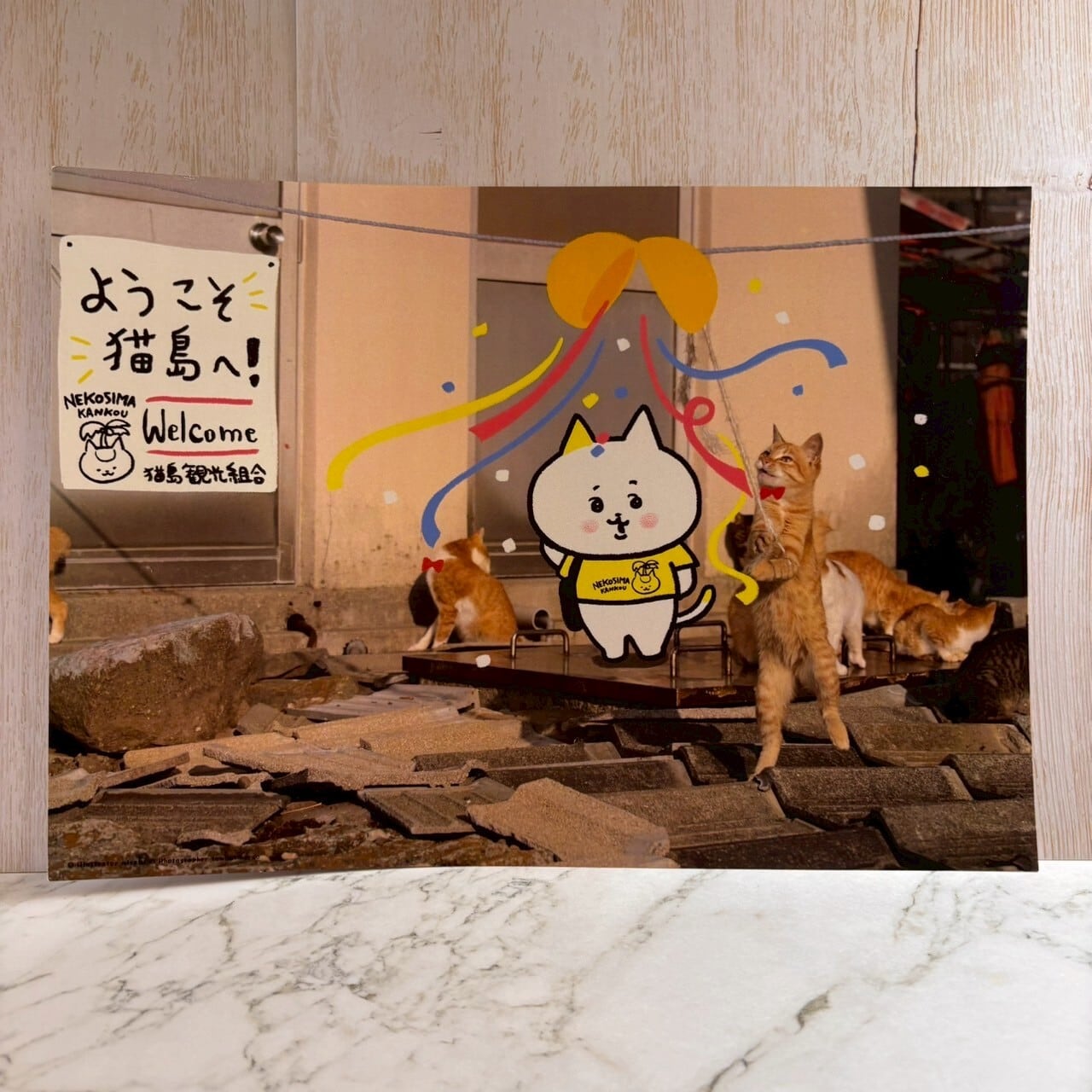 【写真×イラストコラボ】猫島猫の日常 A4アートプリント06 ようこそ猫島へ