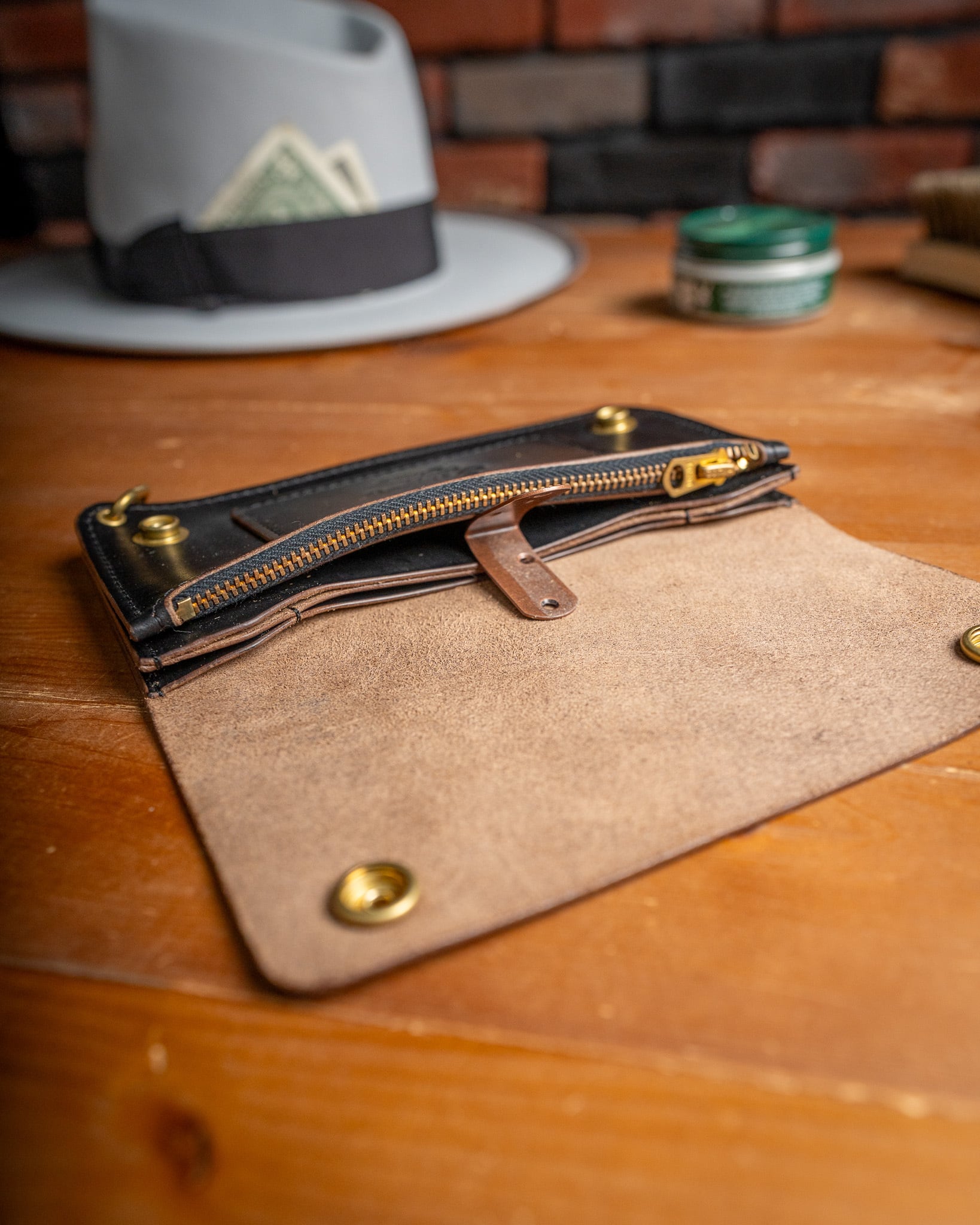 Additive and Line】Tracker Wallet TW-004 Horween Chromexcel 3層
