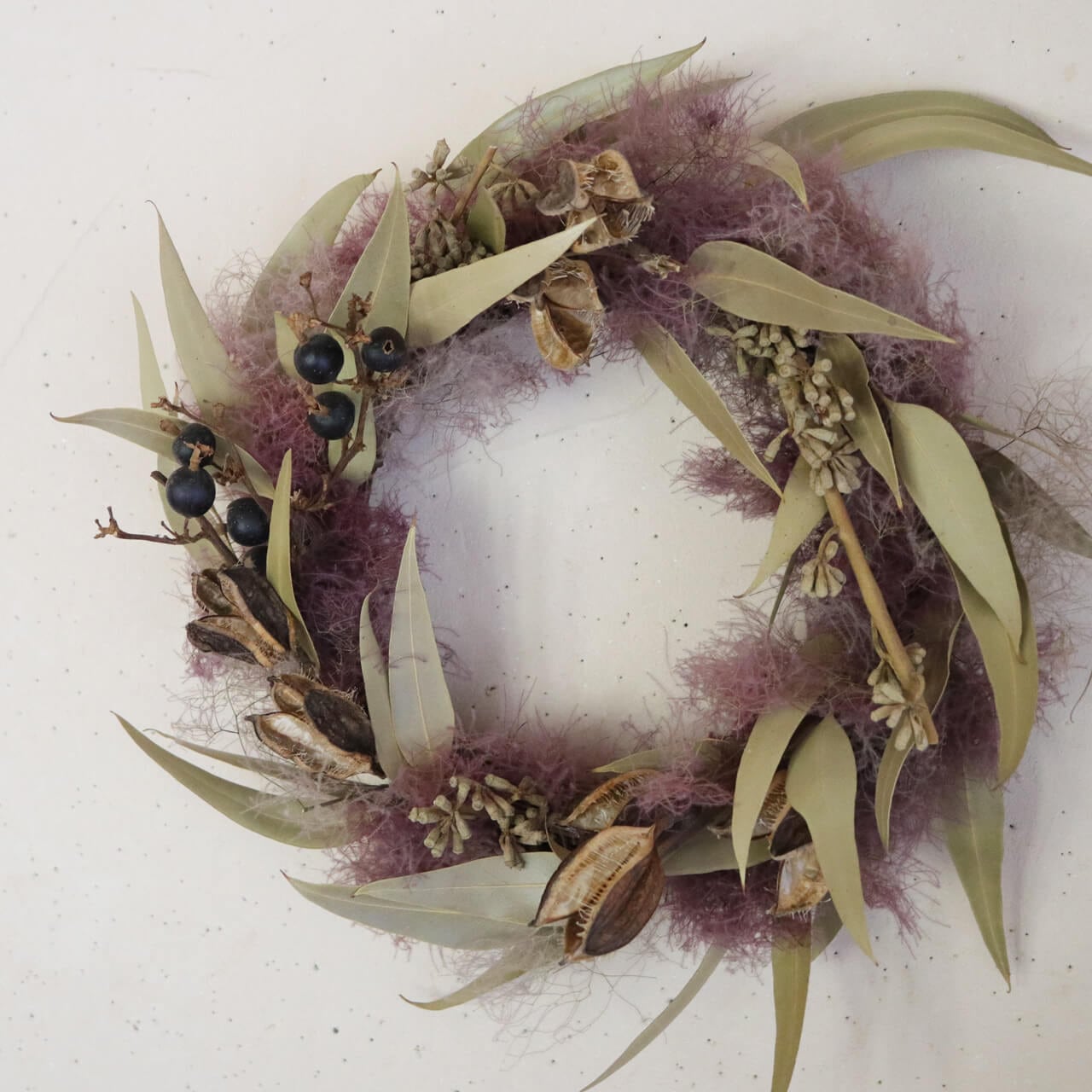 1点もの 約直径30cm 】 赤いスモークツリーと木の実の秋色シックな  