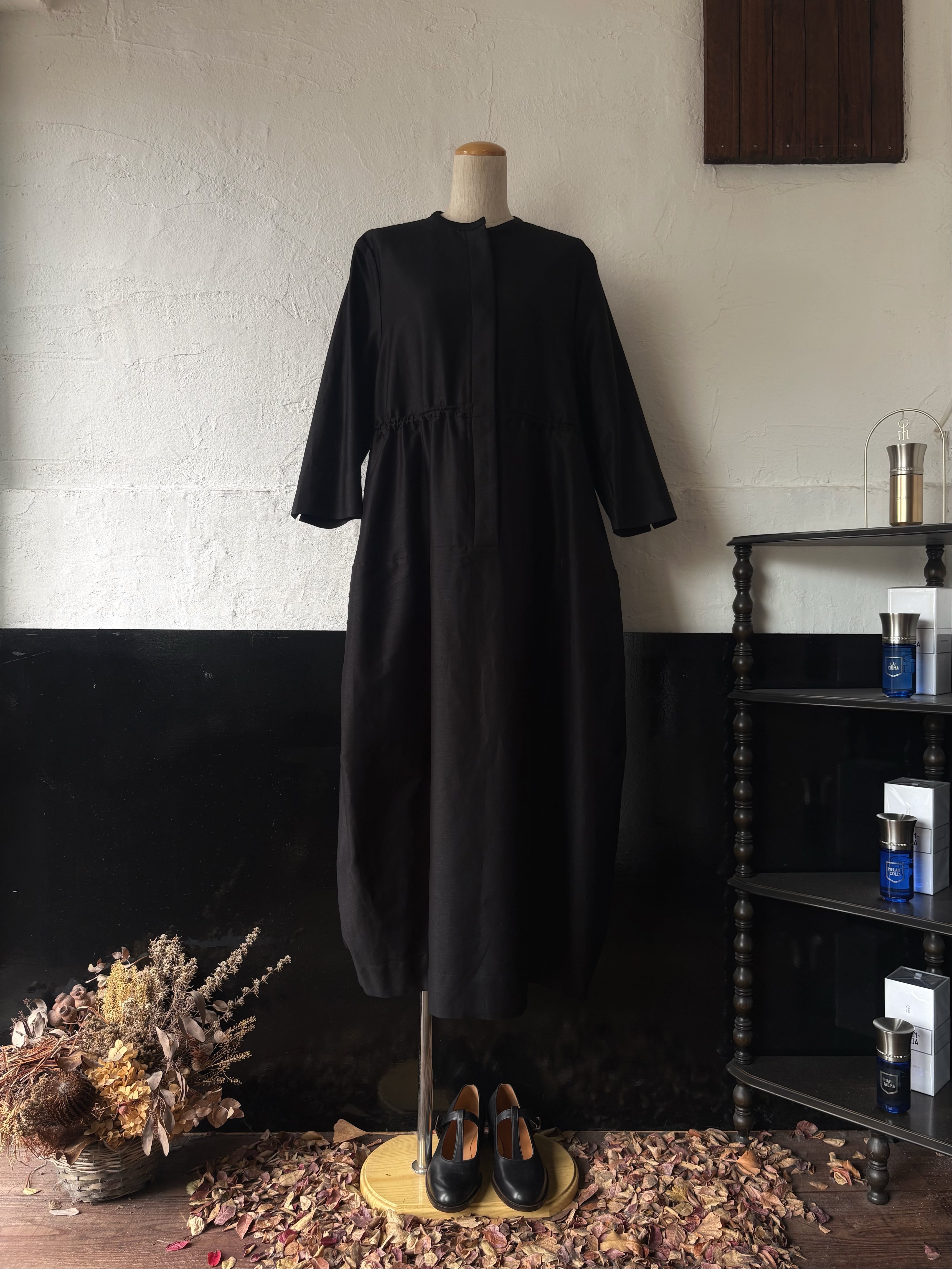 TENNE HANDCRAFTED MODERN waist string dress black | TALE COCOON