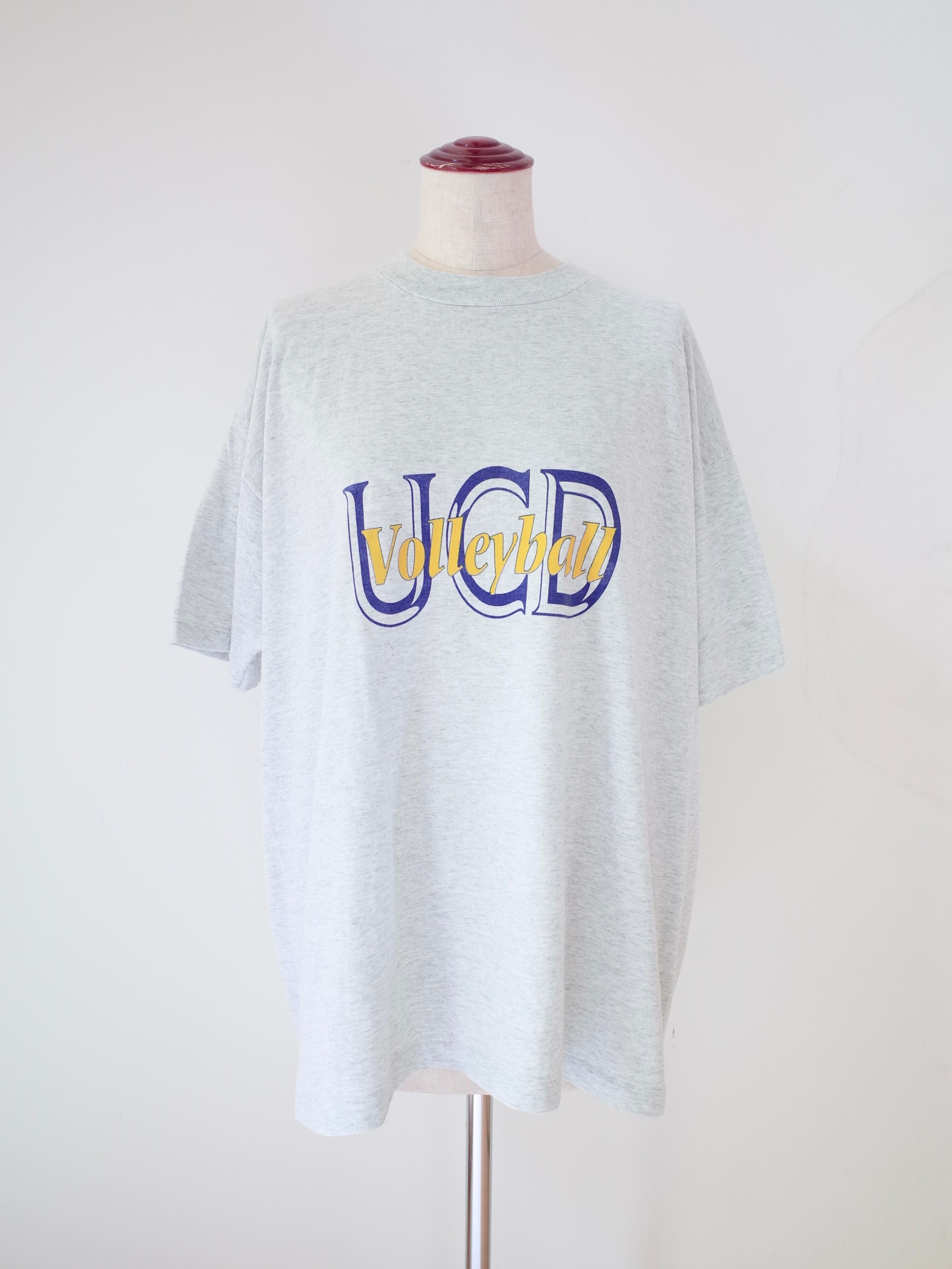 90s UCD volleyball tee