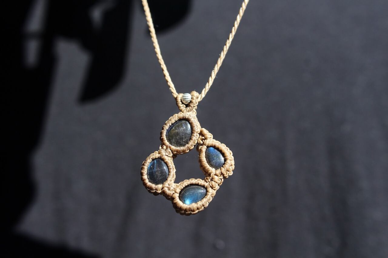 Labradorite mix micromacrame circulation  pendant