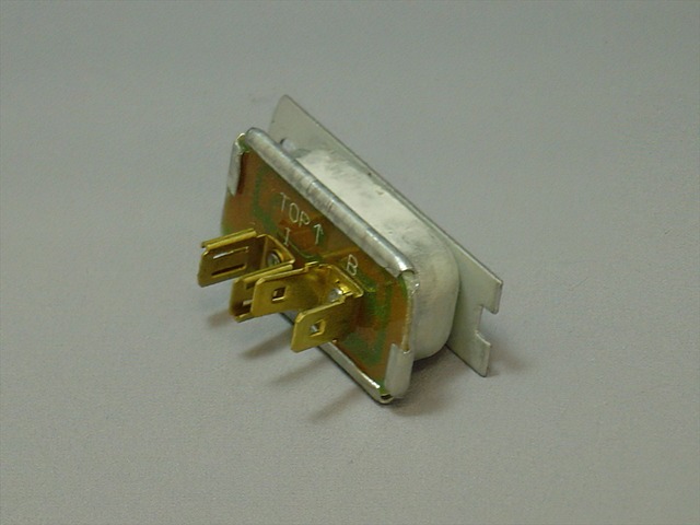 ボルテージレギュレター　センターメーター用　　パーツNo : C34770A