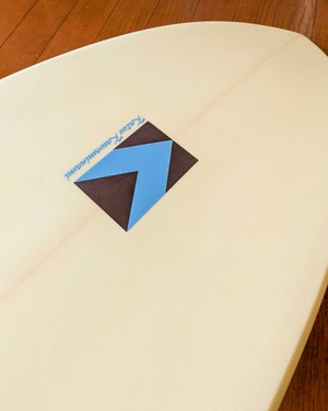KatsuKawaminami Surfboards “ MOON FISH 5’8" “ TWIN  !!