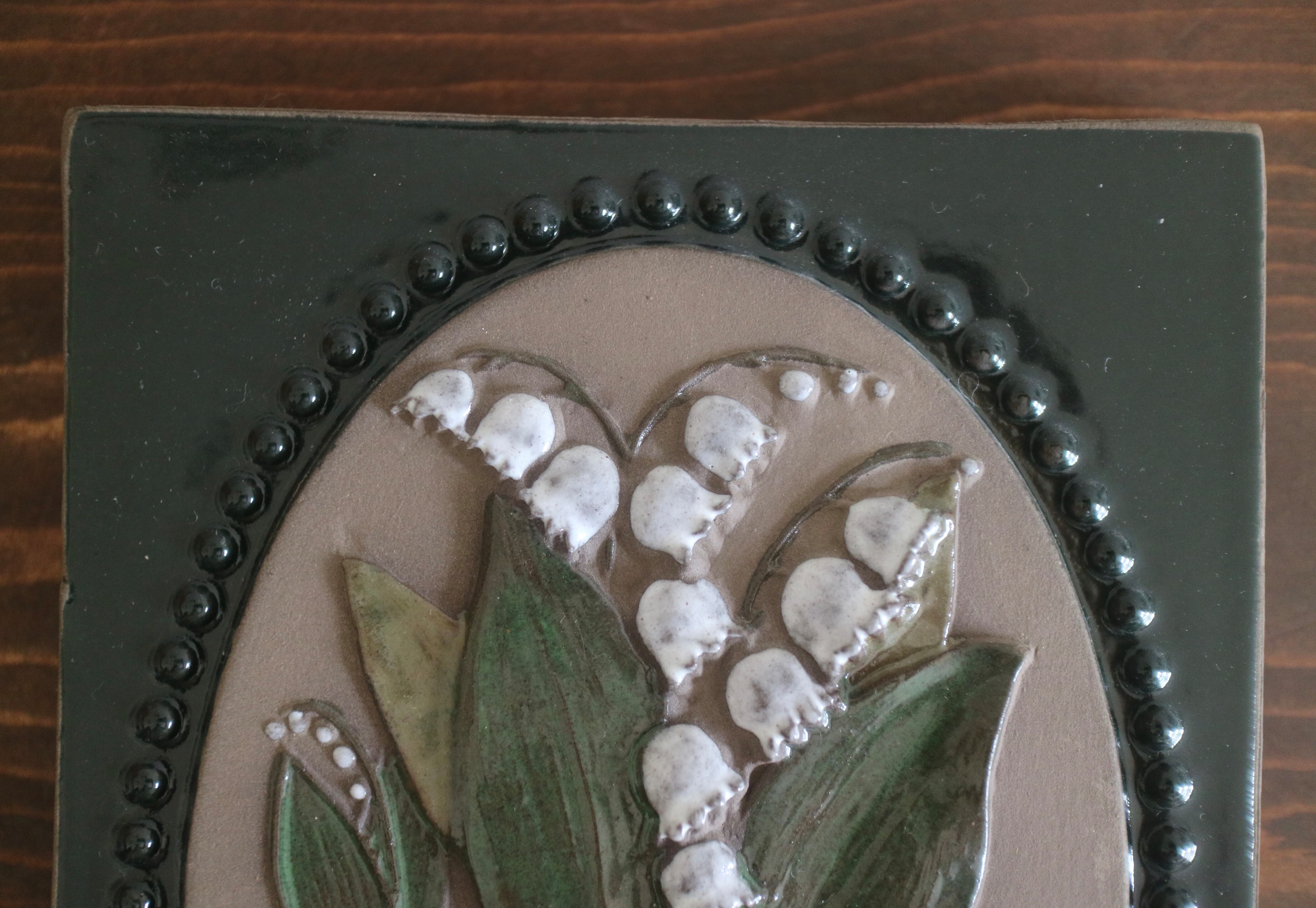 Jie Gantofta ジィガントフタ / スズランの陶板 No.3107 | Taloni