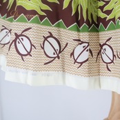 フラダンス 衣装 パウスカート ホワイト系 ハワイアンプリント ホヌ柄 植物柄 ボタニカル柄 アロハ レッスン 練習 フラ ダンス かわいい おしゃれ 華やか ブラウン系 グリーン系 ベージュ系 白 茶 緑 黄緑 レッスン着 練習着 ダンス衣装 フラ教室 フェスティバル サマーコーデ カジュアルスタイル 夏コーデ スカート ふんわり ゴムウエスト