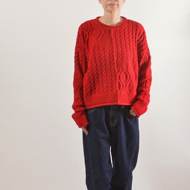 【１色】WYTE (ワイト)　ケーブルパッチワーク クルーネックニット　色：レッド　商品番号：12-30010