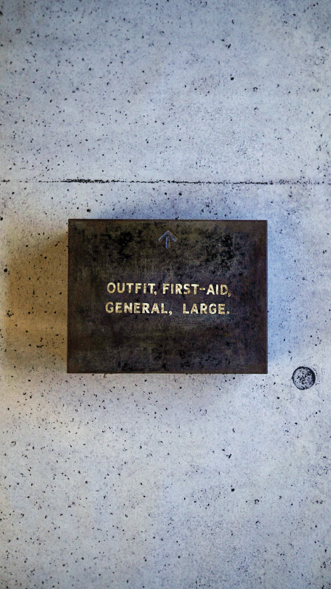 イギリス軍車両 応急処置キット 1950年代物　(中身入り） イギリス軍車両 応急処置キット 1950年代物 (中身入り）