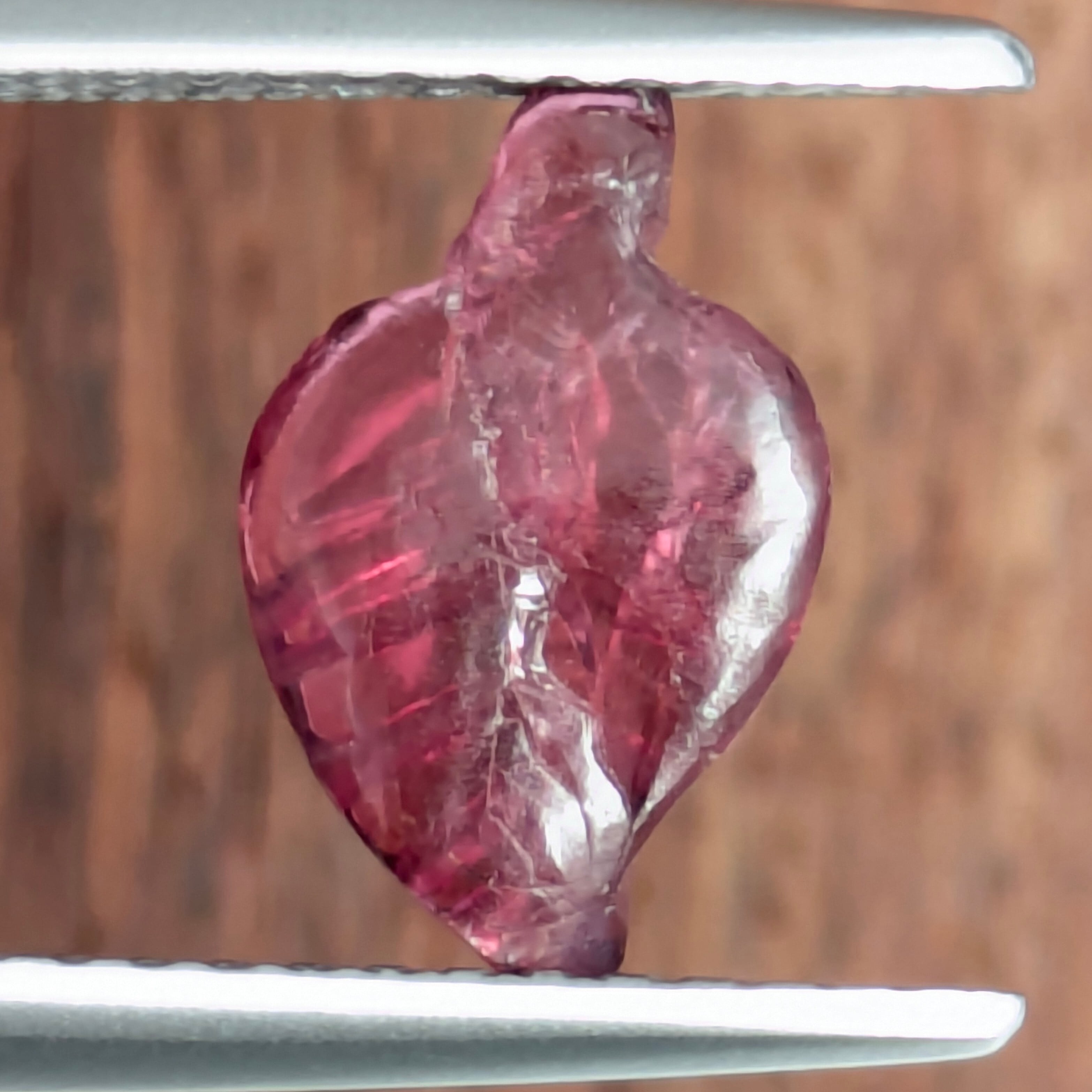 スピネル(彫刻/カービング) ルース ミャンマー・モゴック産 【1.43ct