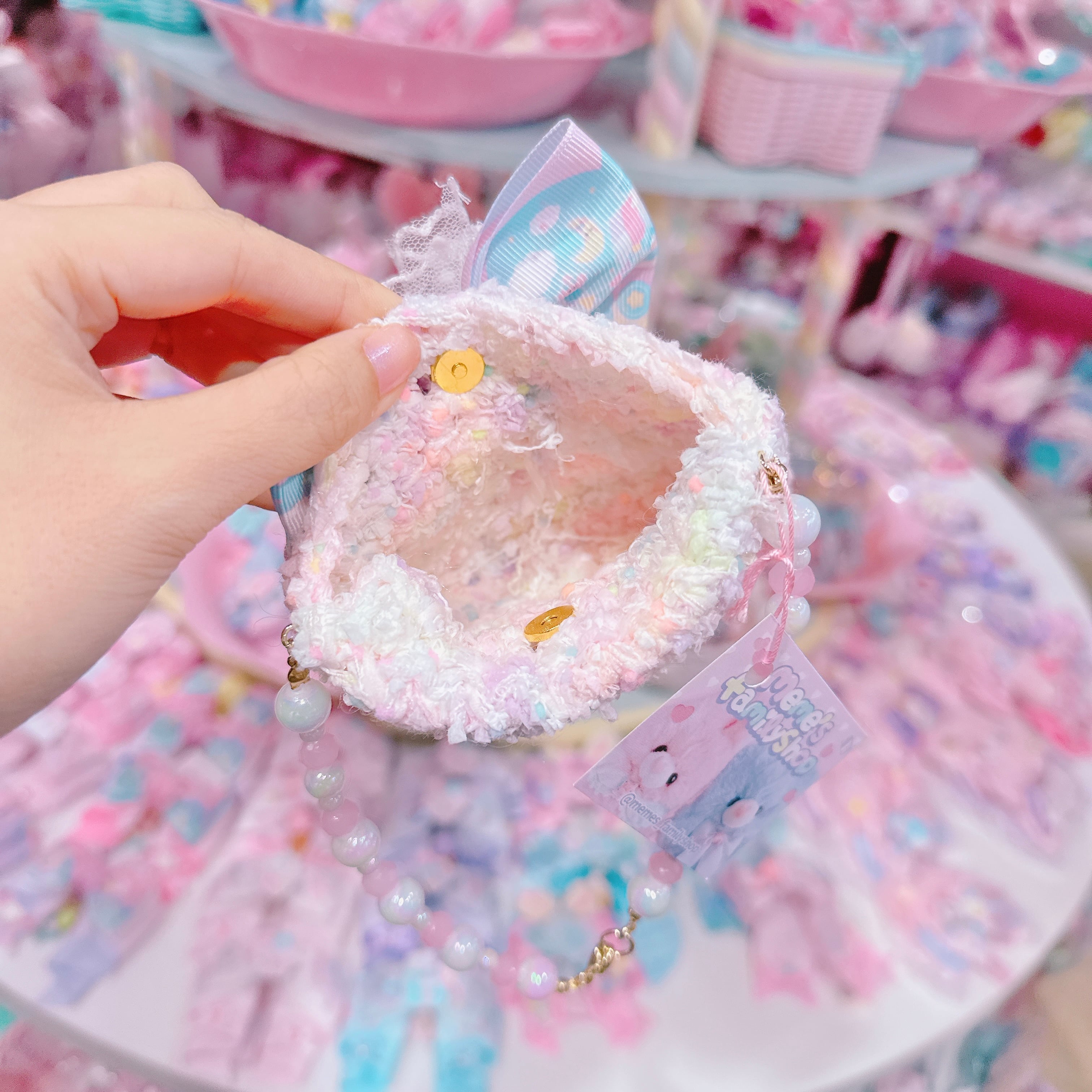 【G4】45-8バッグチャーム付きポーチ