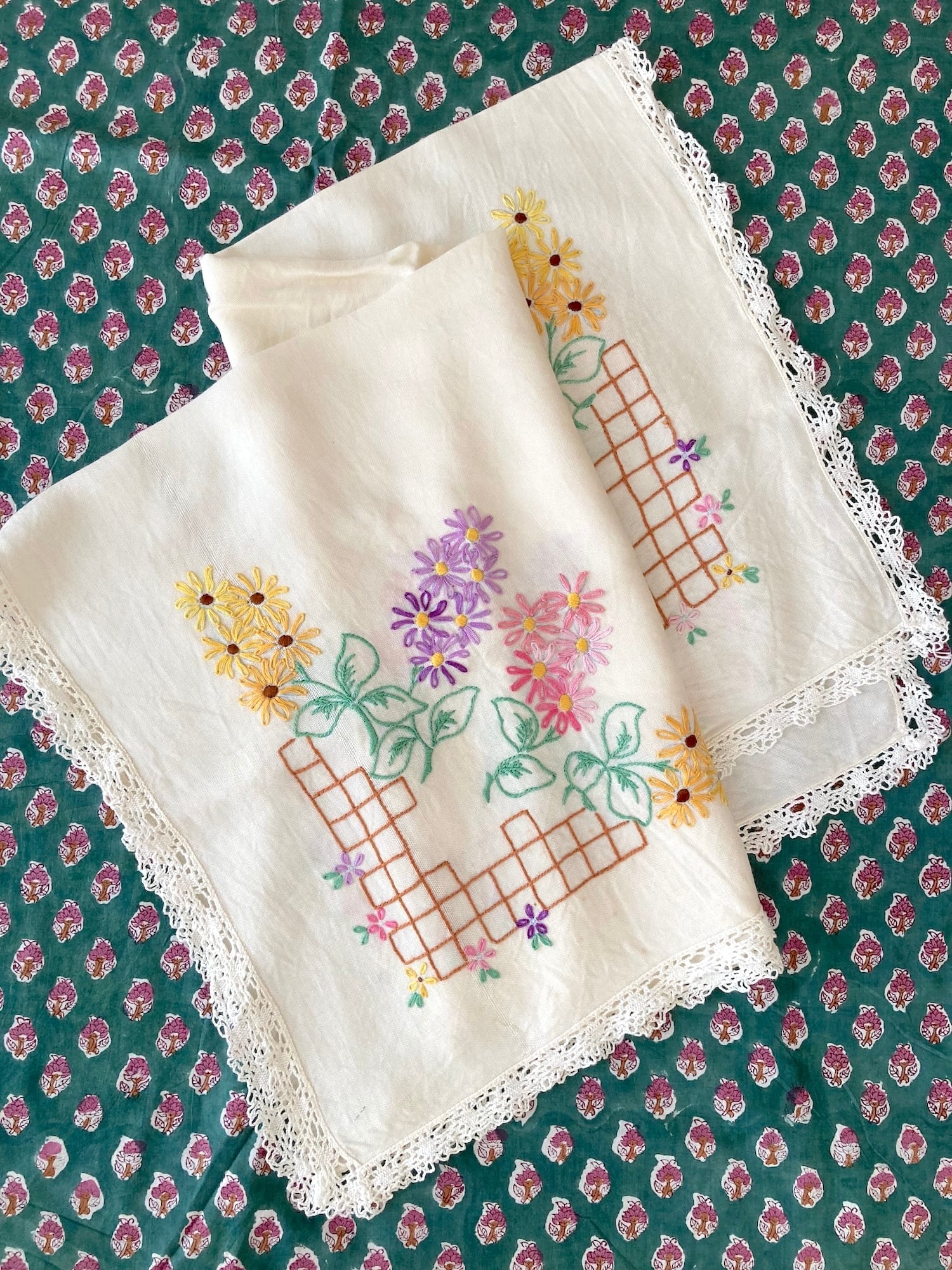 ヴィンテージ 生成り ハンドステッチ 刺繍 正方形 テーブルクロス