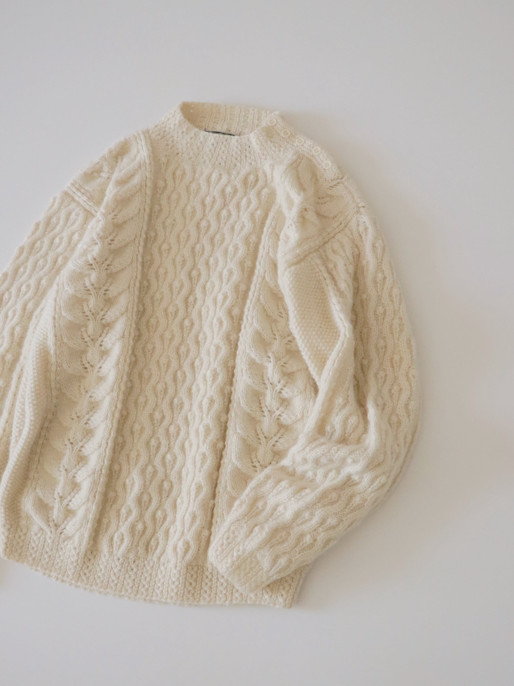 ●Aran fisherman shoulder button detail wool sweater