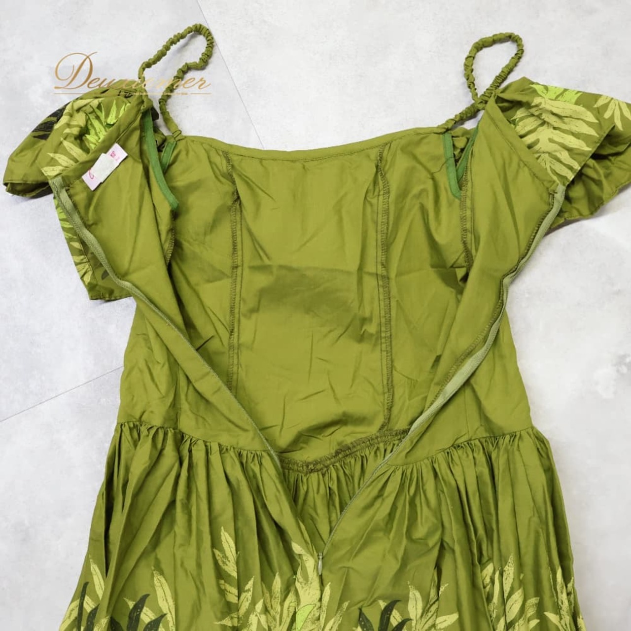 フラダンス 衣装 CC Fashions CCファッション ワンピース ドレス グリーン系 カーキ系 ラウアエ柄 緑 黒 フリル フラ ダンス ダンス衣装 イベント ステージ ハワイアン アロハ かわいい 華やか おしゃれ ブラック系