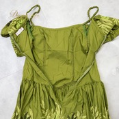 フラダンス 衣装 CC Fashions CCファッション ワンピース ドレス グリーン系 カーキ系 ラウアエ柄 緑 黒 フリル フラ ダンス ダンス衣装 イベント ステージ ハワイアン アロハ かわいい 華やか おしゃれ ブラック系
