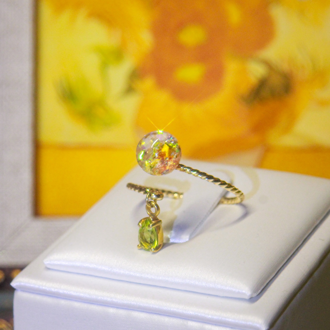 ペリドット揺れる Lumière ring - mètèore ゴッホ『ひまわり』を纏うリング 【受注制作】サージカルステンレス