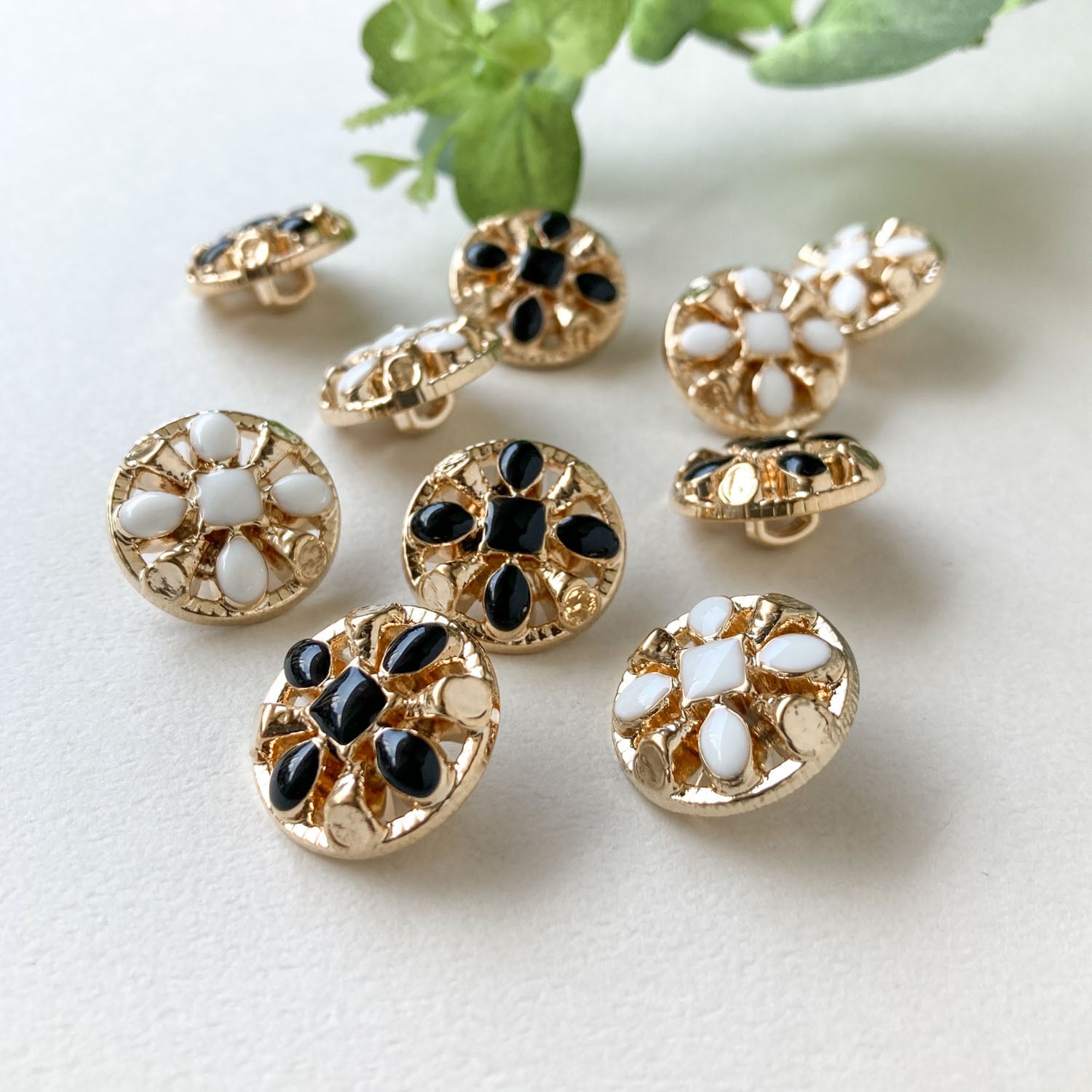 エポ付きクロス風ゴールド透かしボタン（18mm） | Dua-アクセサリー