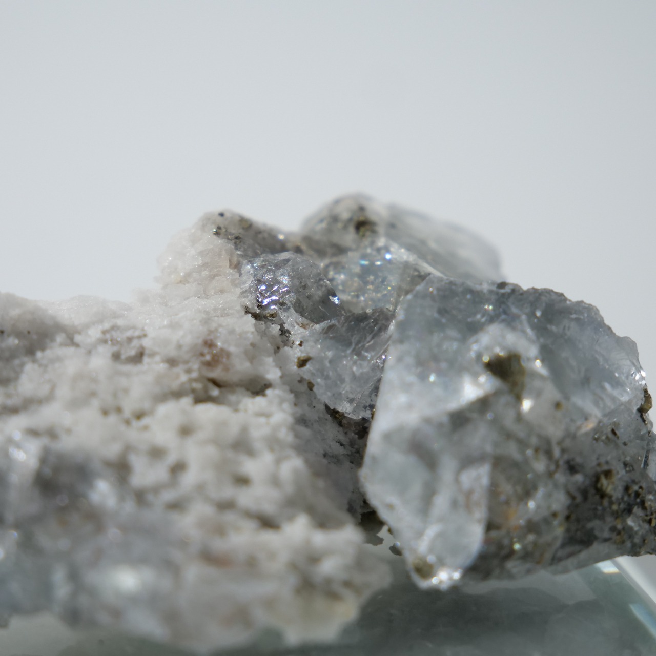 ミャンマー産 フローライト / パイライト / 原石 標本