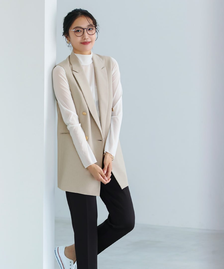 【KHAKI】SIMPLE YET トロピカル ダブルボタン ジレ Aunt Marie's（アントマリーズ）の「ダブルボタンジレ（ベスト）」 - WEAR