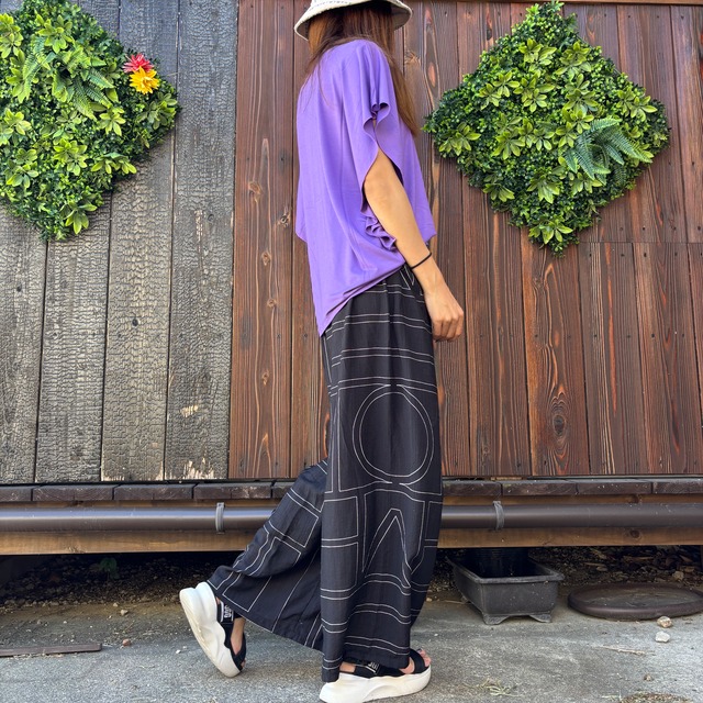 刺繍風ストレートパンツ