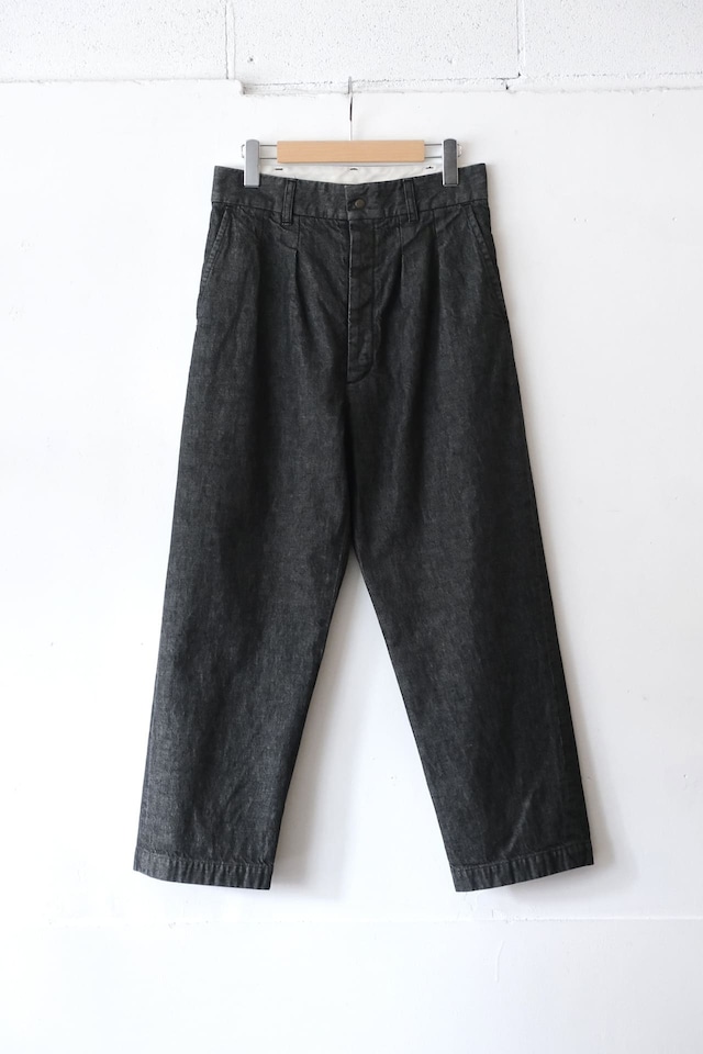 FUJITO 2 Tuck Trousers　Black,Indigo Blue