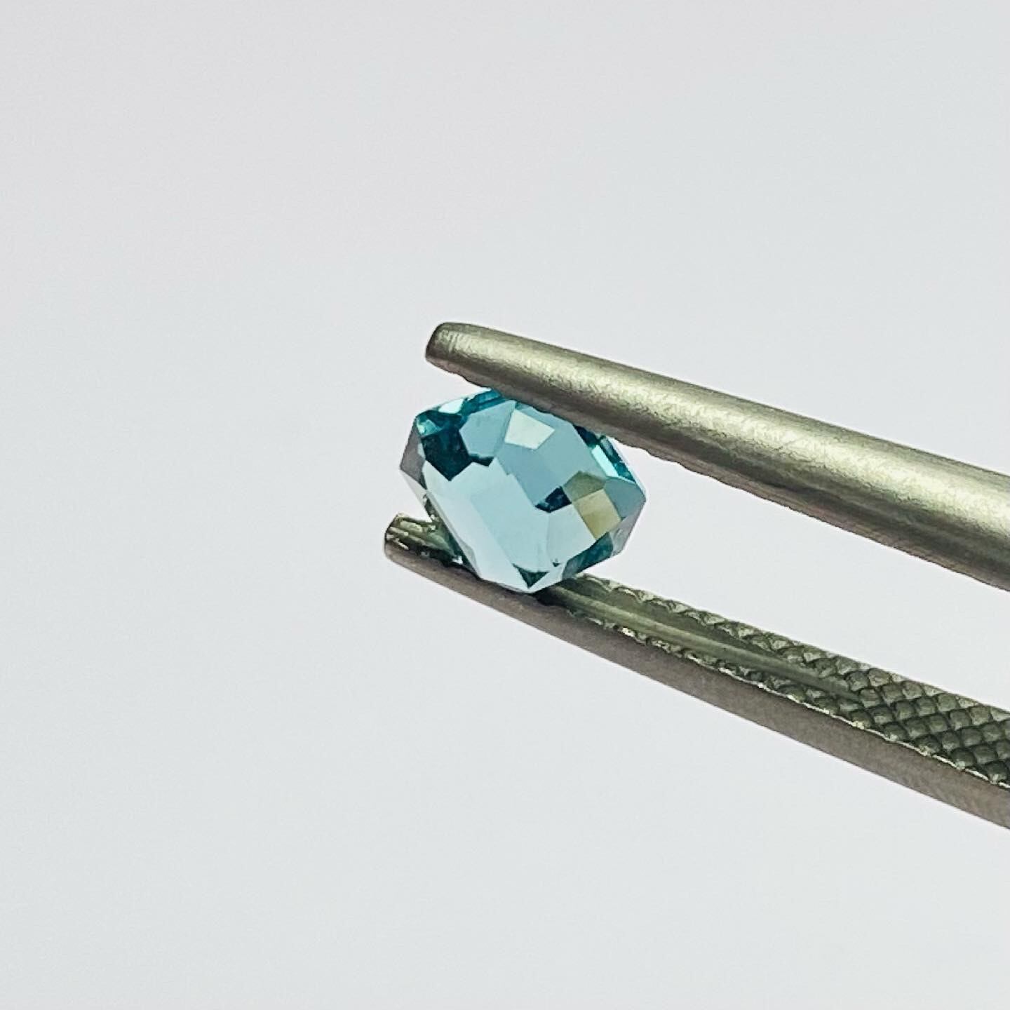 清流カラーのブルートルマリン