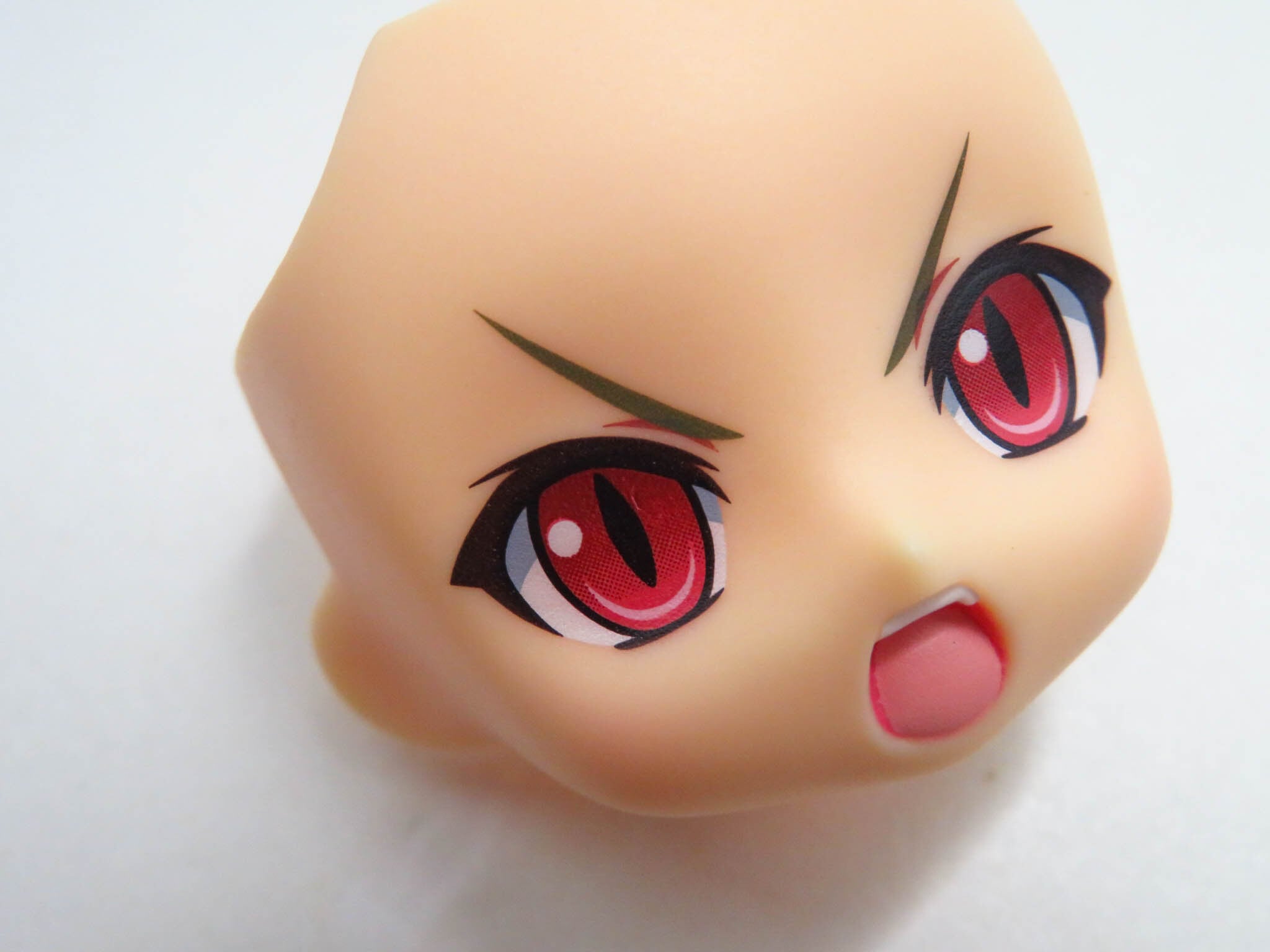 再入荷（A−ランク）【377】 ハンター♀ キリン・エディション 顔