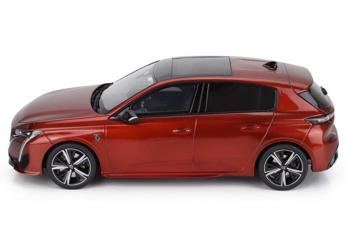 ミニカー 1/18 プジョー 308 GT OTTO-MOBILE 1/18 PEUGEOT 308 GT 2022