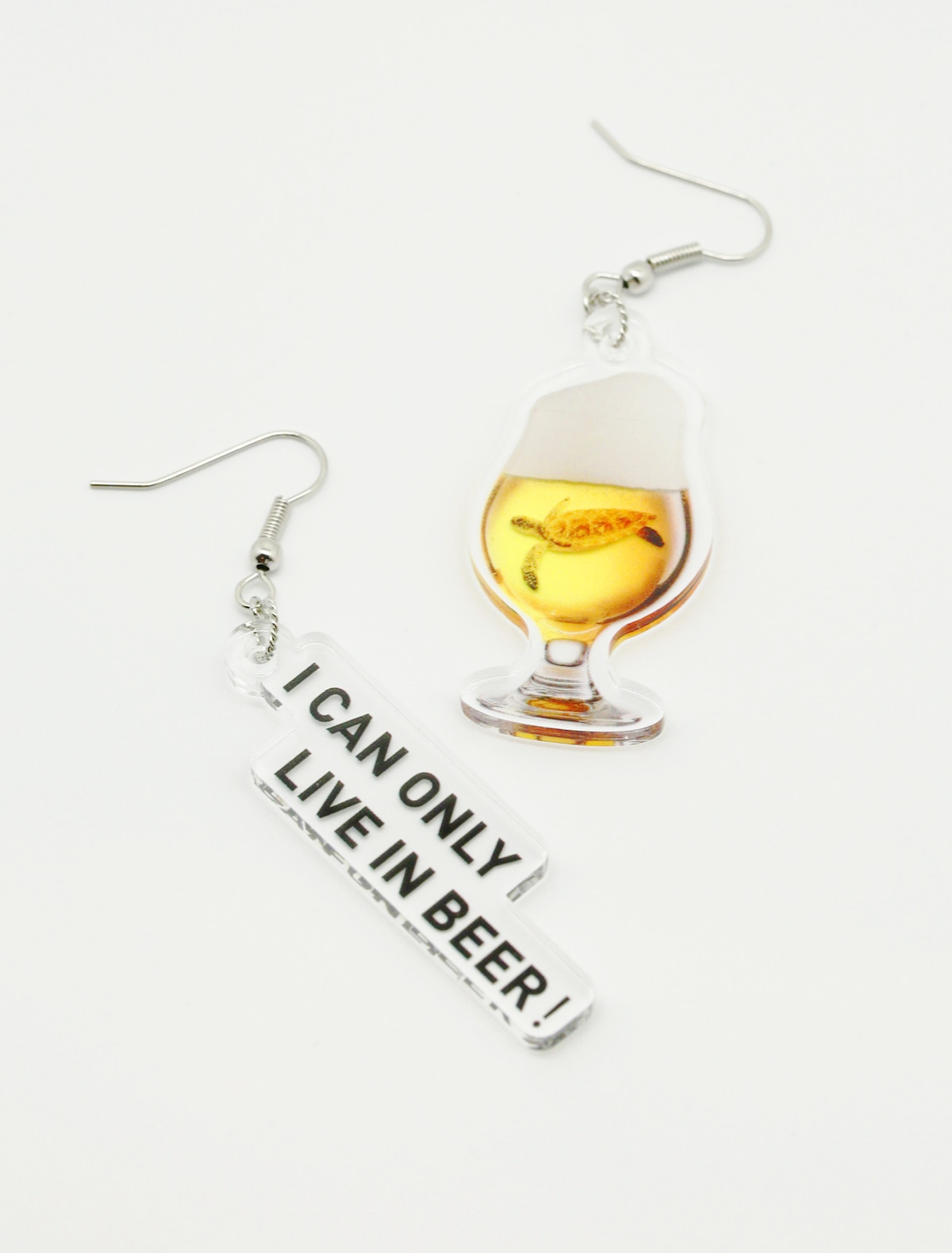 【ビールの中でしか・・・ウミガメ】アクリルピアス | BEERTIFUL STORE|ビールグッズ & ビアグッズの専門サイト