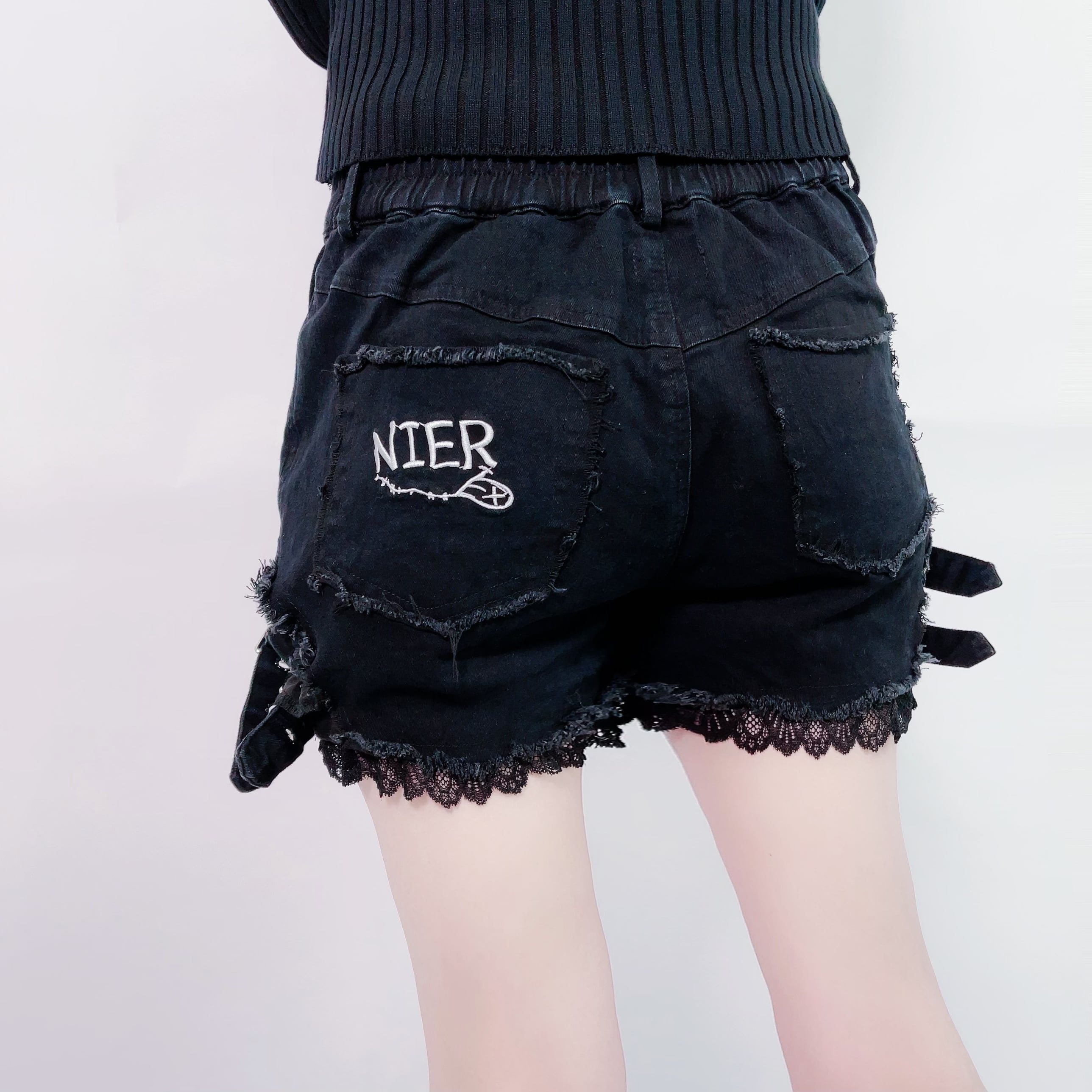 黒）裾に浮かぶレースの涼しいパンツインスカート-