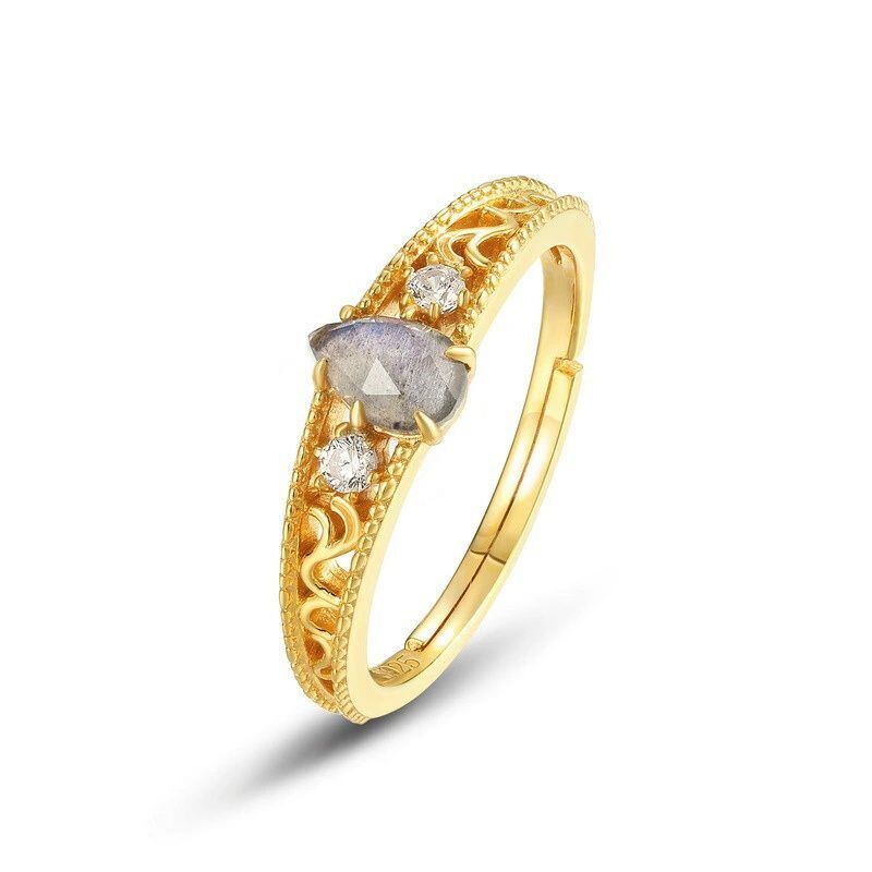 唐草模様のリング - ラブラドライトの神秘的な輝きに引き立つ R384