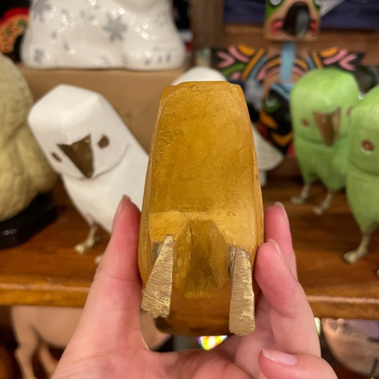 India mango wood owl objet large 3color / インド マンゴーウッド ふくろう オブジェ Lサイズ 全3色 フクロウ 梟 置物 ハンドメイド ナチュラル 天然木 かわいい 動物モチーフ プレゼント ギフト インテリア 雑貨