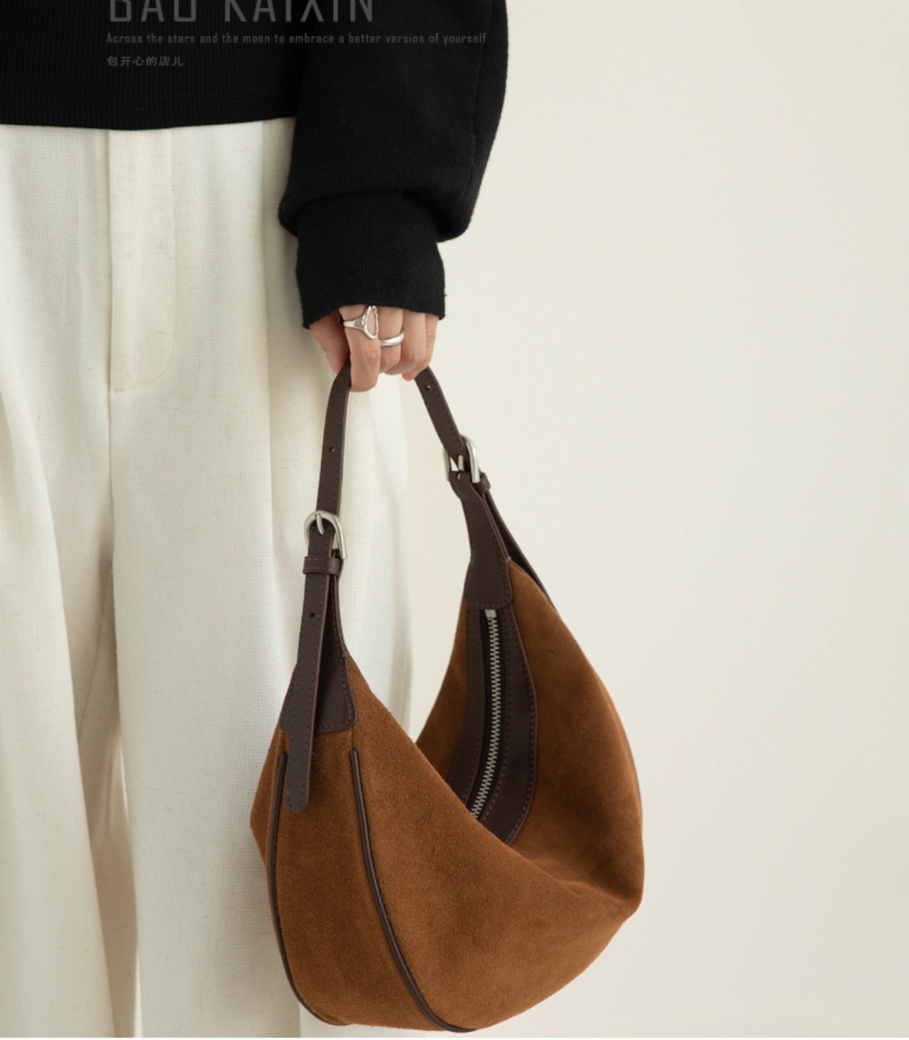 三日月型スエードバッグ