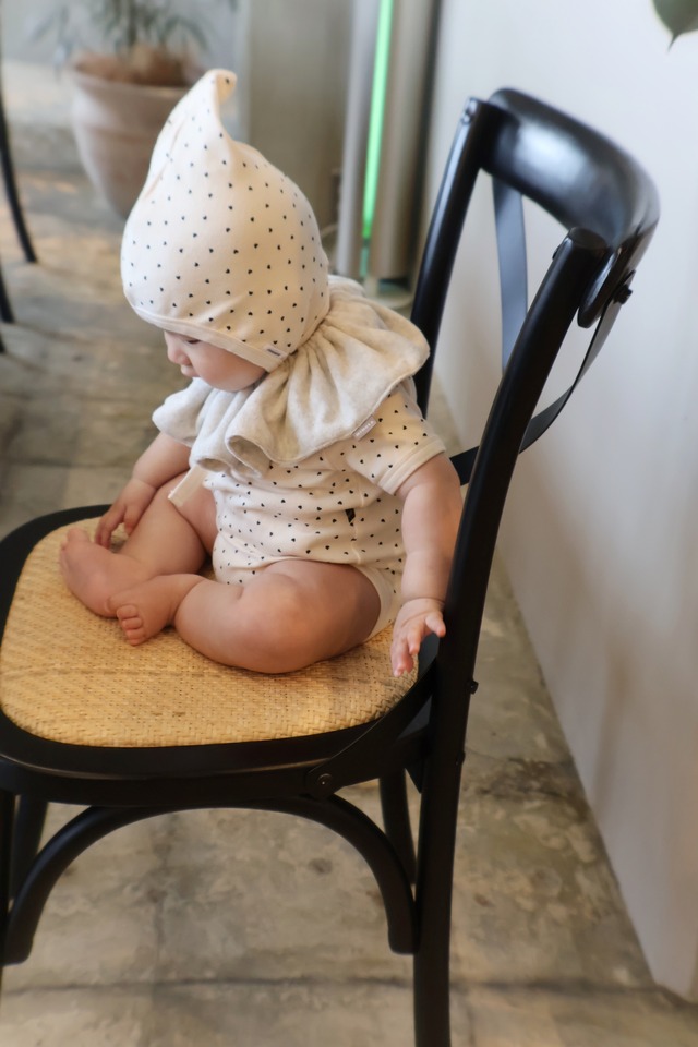 pile frill bib