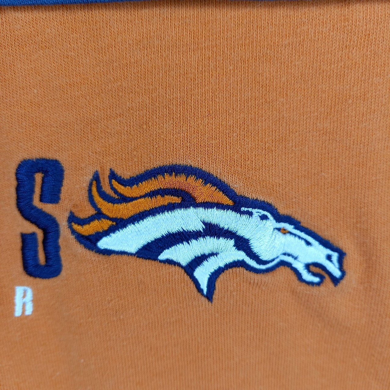 NFL　クルーネック　フットボールTシャツ　ブロンコス　刺繍ロゴ　オレンジ　L