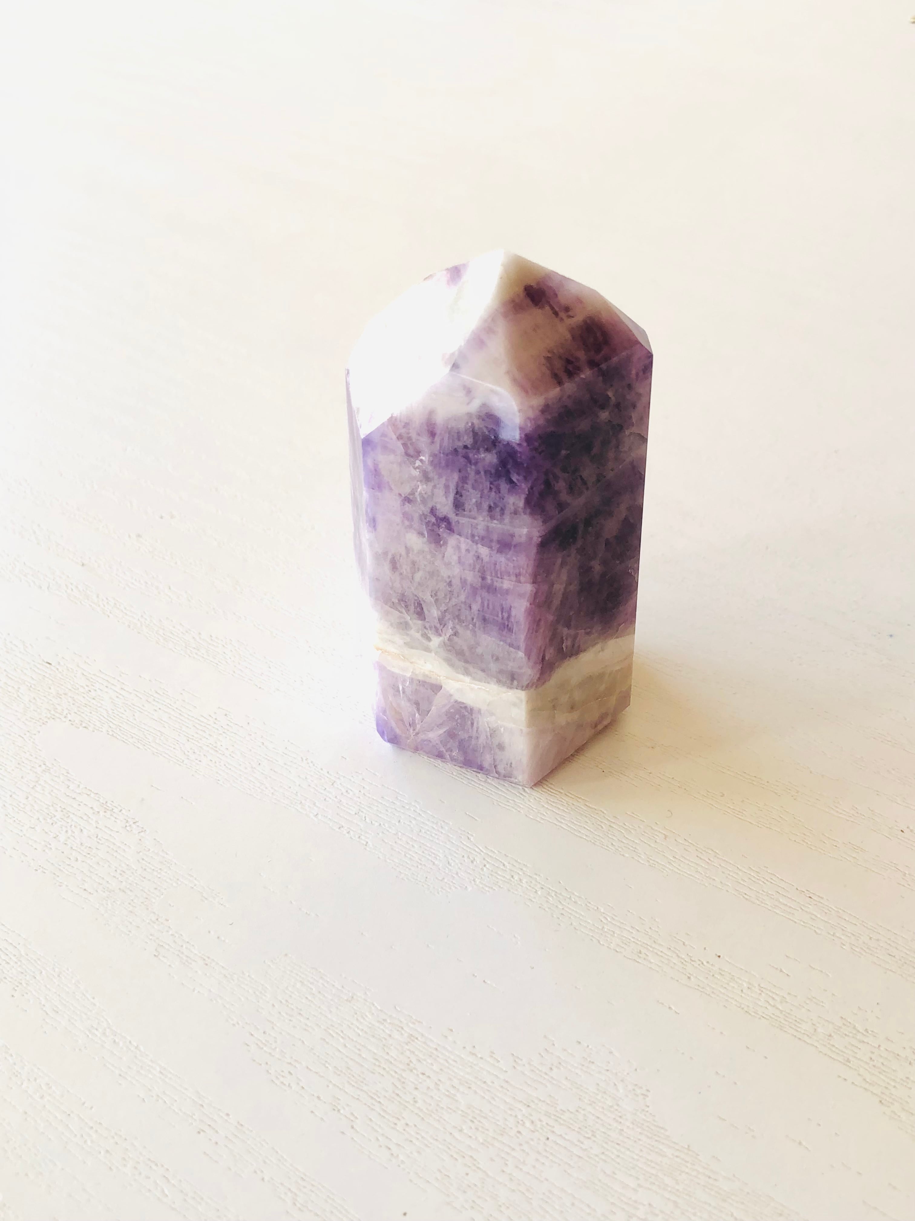 シェブロンアメジストのポイント | 虹色の星