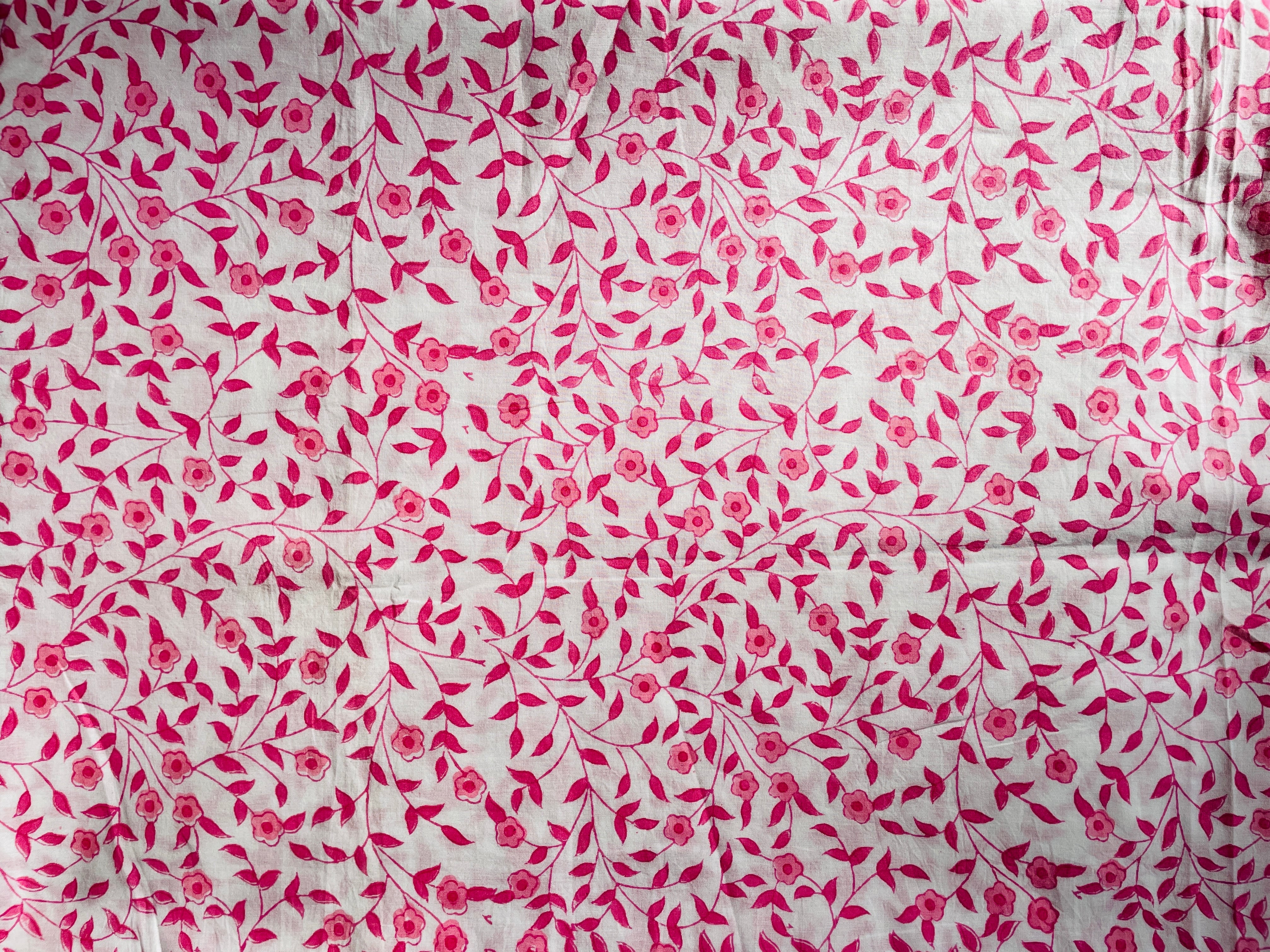 ピンクハウス花柄綿プリント生地 前開きデザイン ピンクハウス花柄綿プリント生地 前開きデザイン ピンクハウス花柄綿