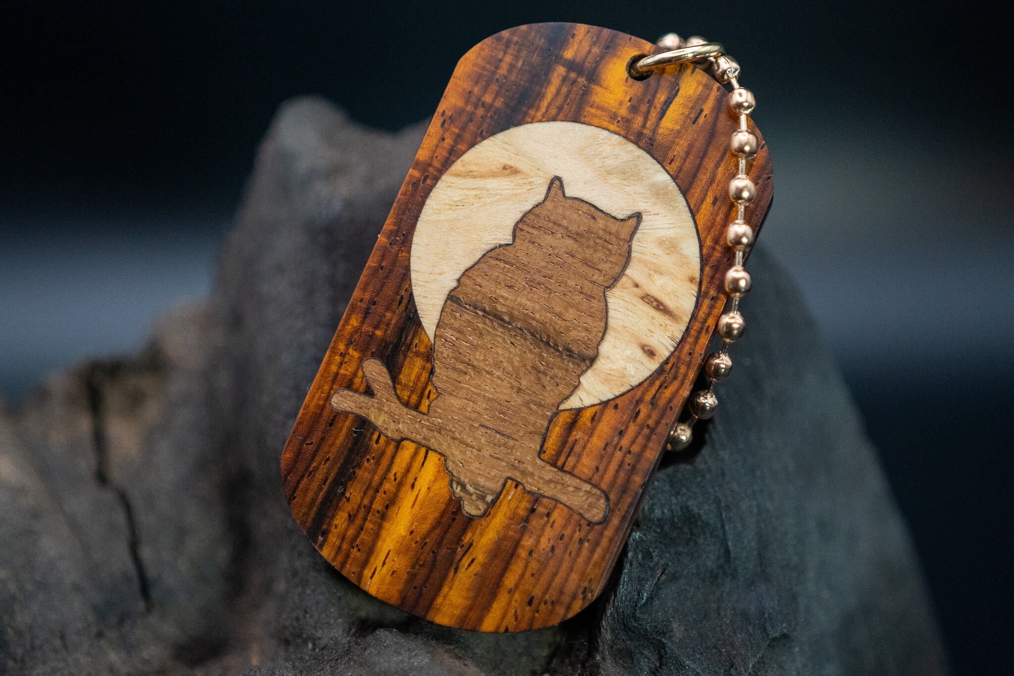 【 エスニックなローズウッド 】ココボロ 糸縮み杢 ドッグタグ象嵌 夜とミミズク