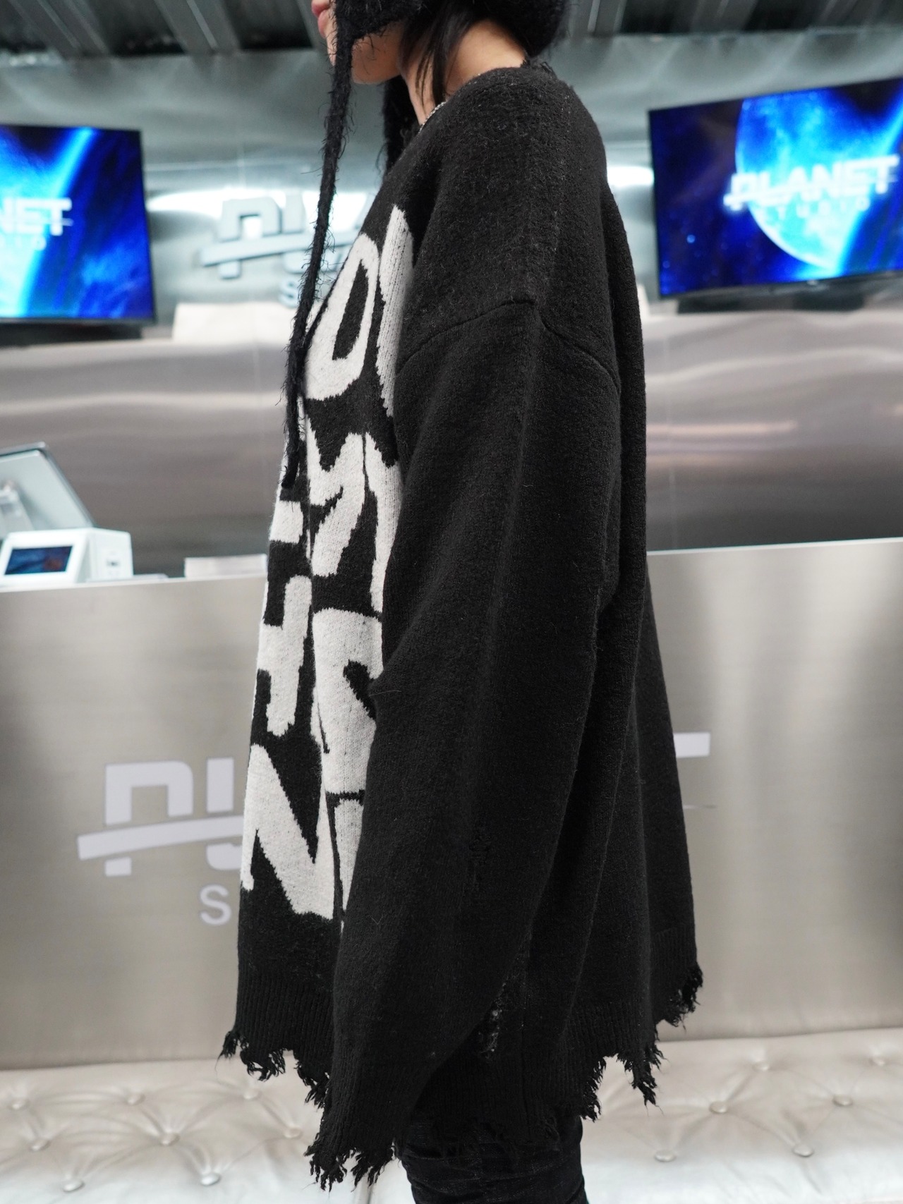 【PLANET STUDIO】damage logo knit