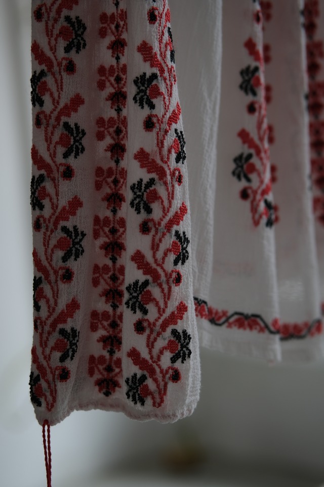 OK／70's embroidery blouse
