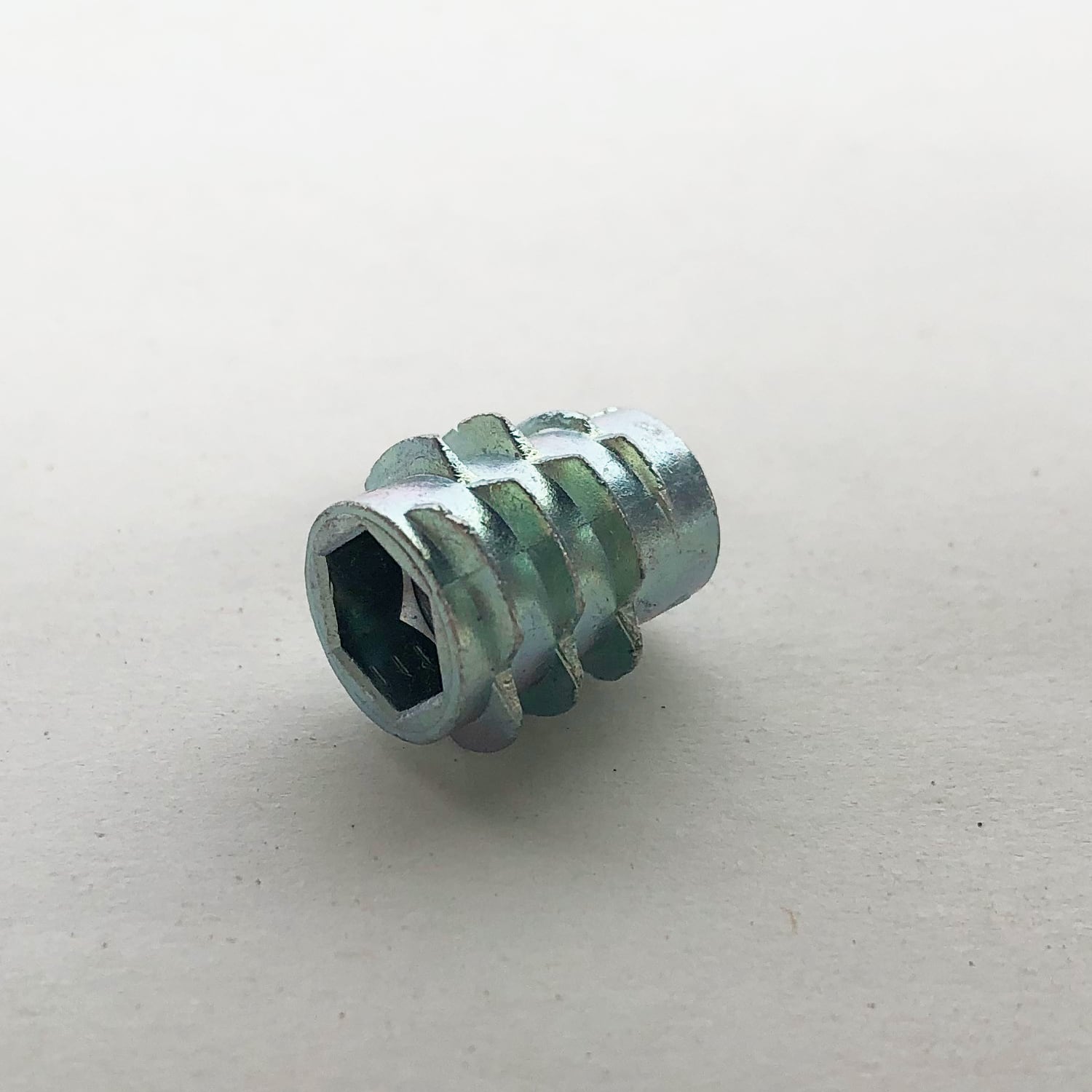 鬼目ナット・ジョイントボルトM6セット (各12個入り) (20mm 鬼目ナット・ジョイントボルトM6セット (各12個入り) (20mm