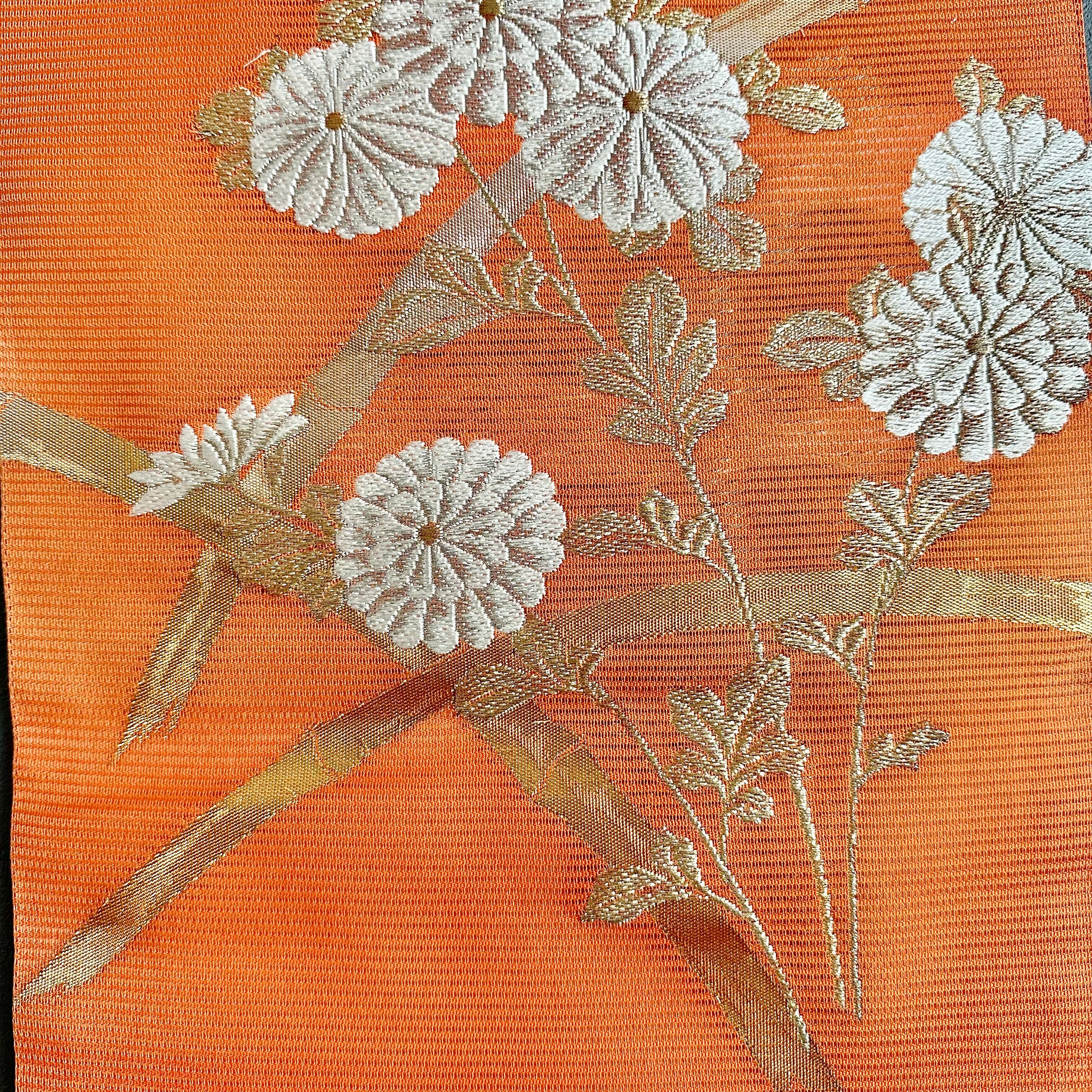 Kimono tapestry 夏帯のタペストリー 涼しげな柿色に金色の菊 着物